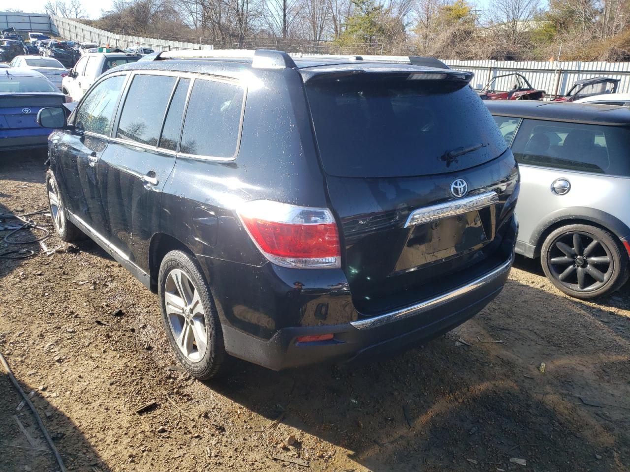 Photo 3 from auction – 2011 TOYOTA HIGHLANDER with VIN 5TDYK3EH2BS028816