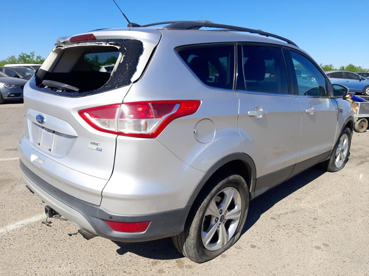 Photo 4 from auction – 2014 FORD ESCAPE SE with VIN 1FMCU9G96EUD10644