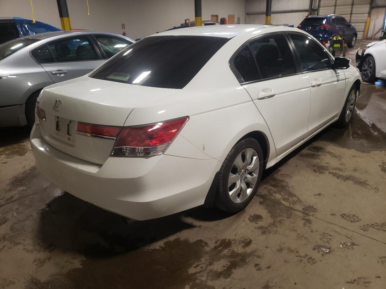 Photo 4 from auction – 2011 HONDA ACCORD EX with VIN 1HGCP2F7XBA136854