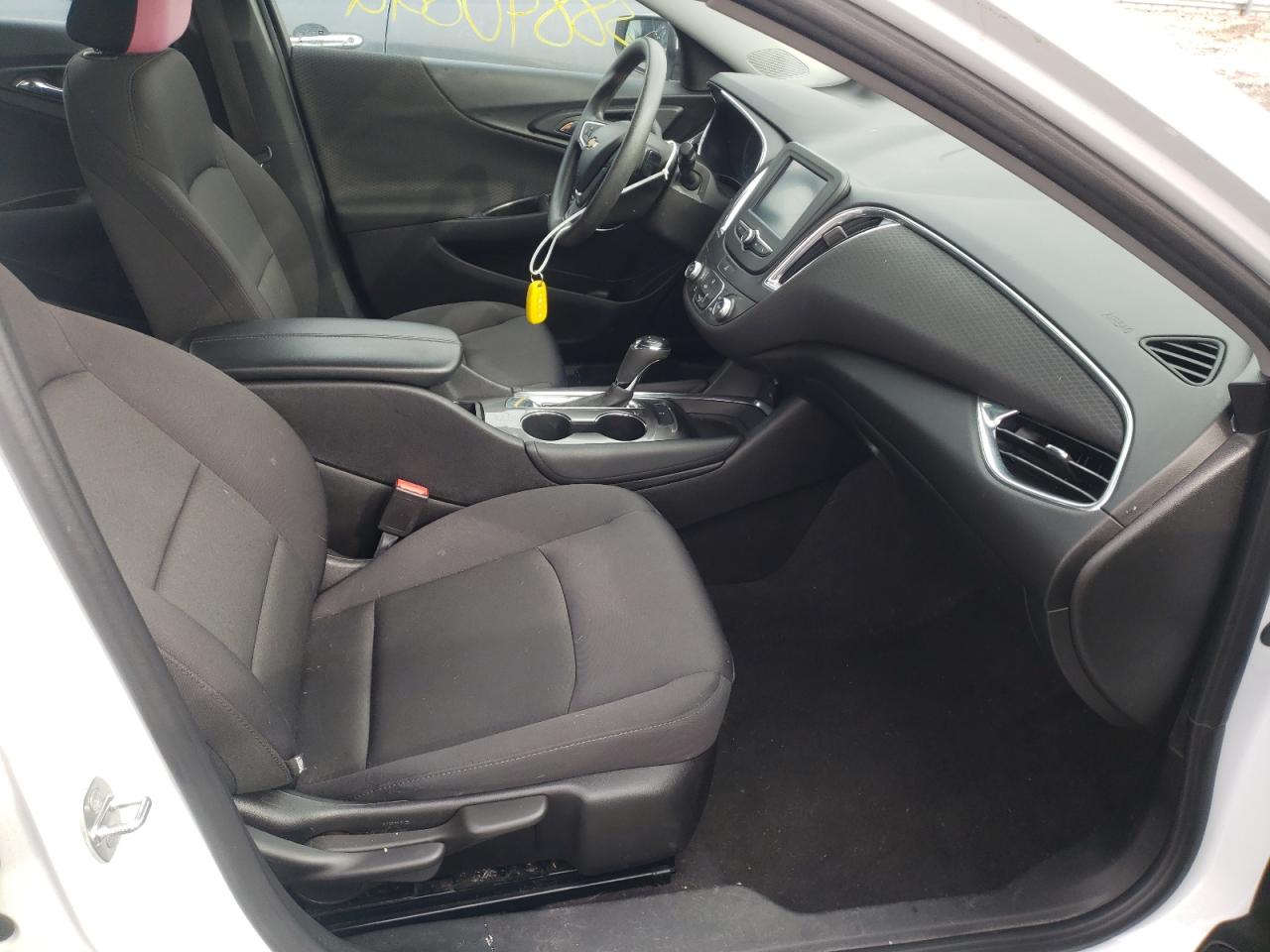 Photo 5 from auction – 2017 CHEVROLET MALIBU LT with VIN 1G1ZE5ST1HF153243