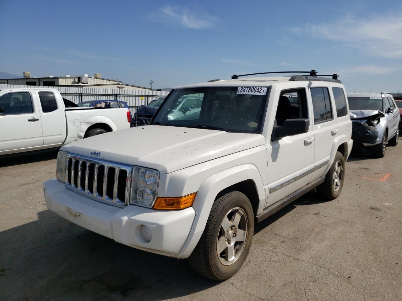 Photo 2 from auction – 2010 JEEP COMMANDER with VIN 1J4RH4GT7AC137406
