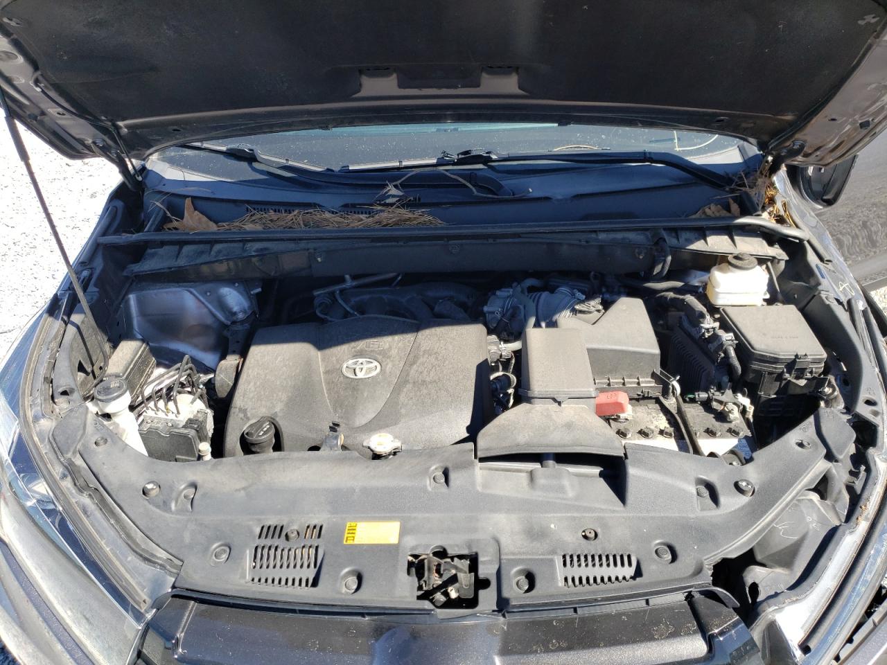 Photo 7 from auction – 2019 TOYOTA HIGHLANDER with VIN 5TDJZRFH5KS601044