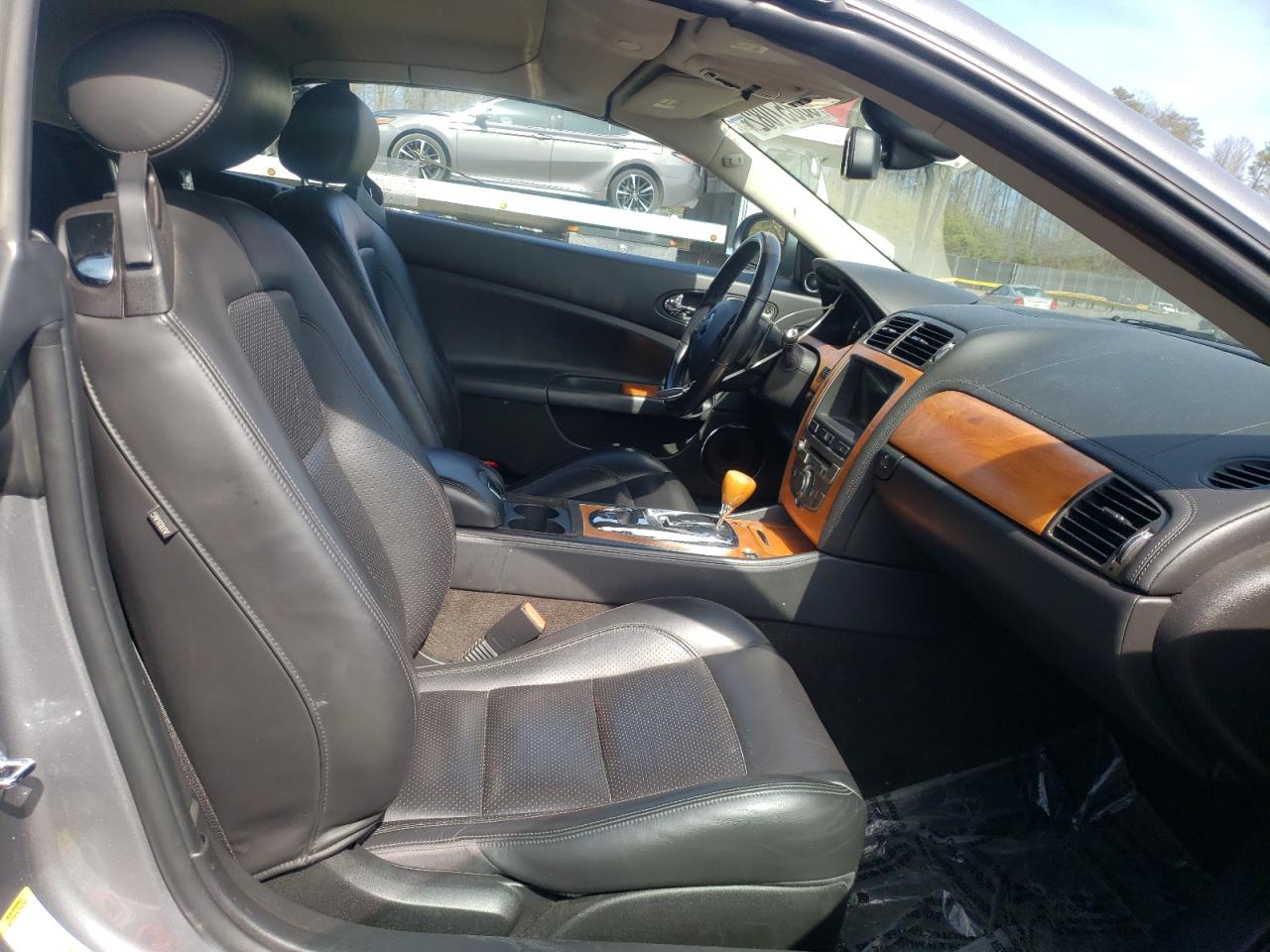 Photo 5 from auction – 2009 JAGUAR XK with VIN SAJWA44B195B28116