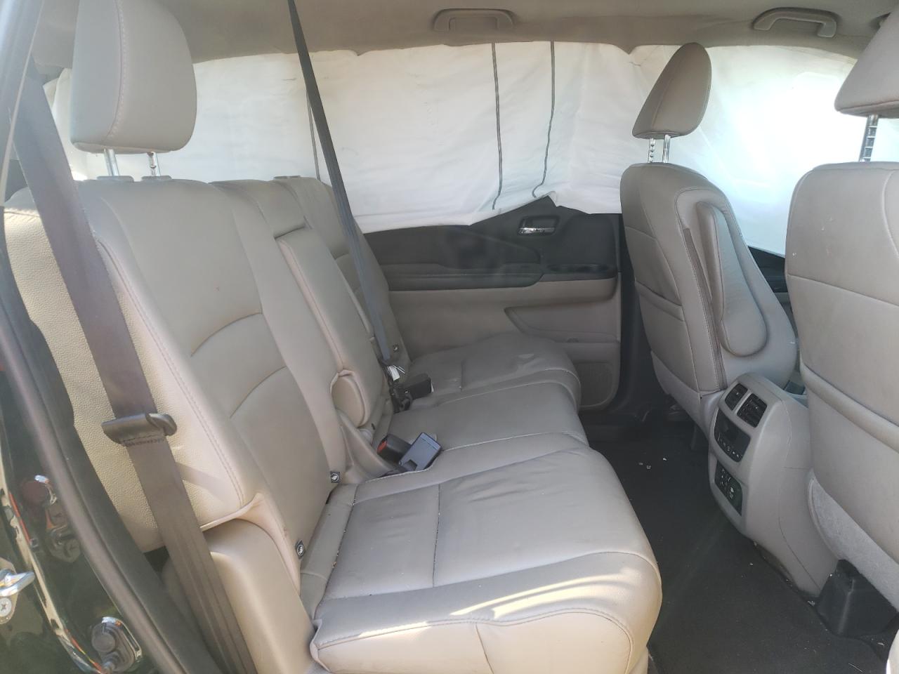 Photo 6 from auction – 2017 HONDA PILOT TOUR with VIN 5FNYF5H93HB002808