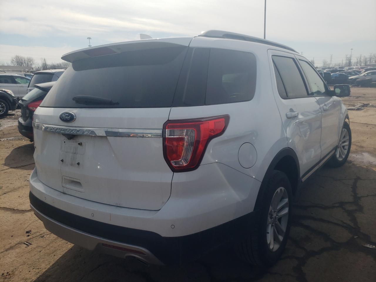Photo 4 from auction – 2017 FORD EXPLORER X with VIN 1FM5K7D81HGC53500