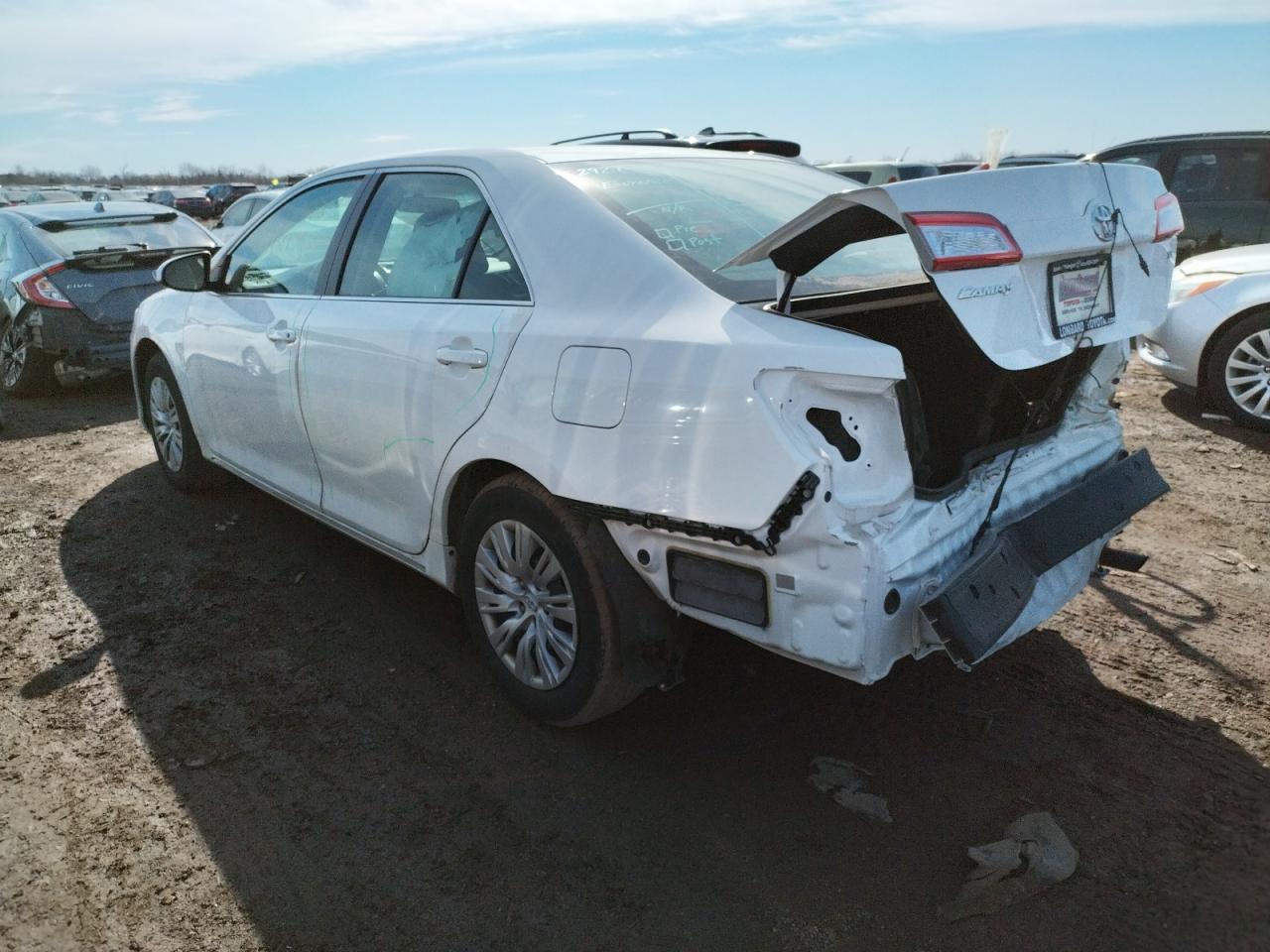 Photo 3 from auction – 2014 TOYOTA CAMRY L with VIN 4T4BF1FK0ER352650