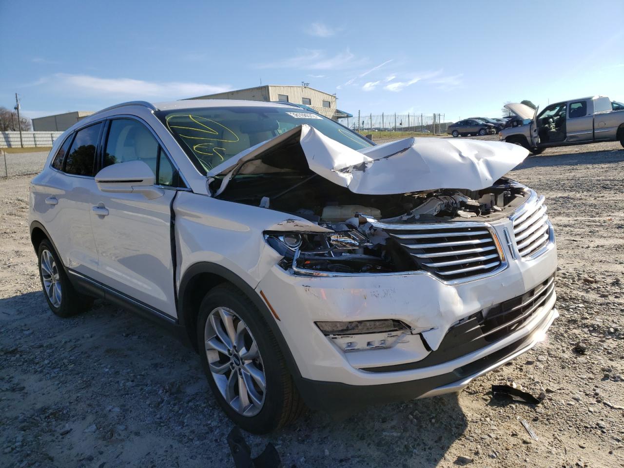 LINCOLN MKC SELECT 2016 with VIN 5LMCJ2C94GUJ18483 - Photo from auction