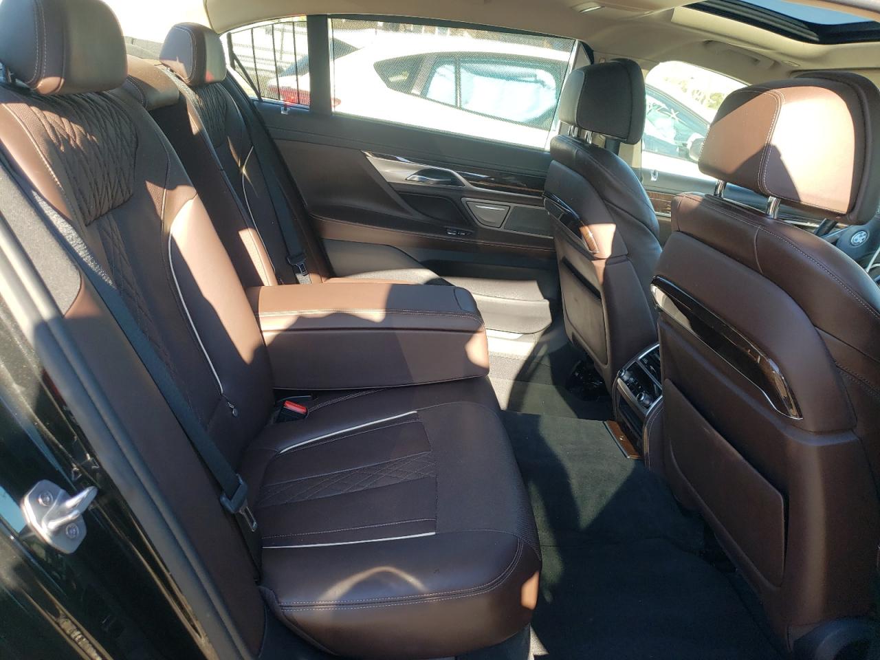 Photo 6 from auction – 2016 BMW 750 XI with VIN WBA7F2C55GG418407
