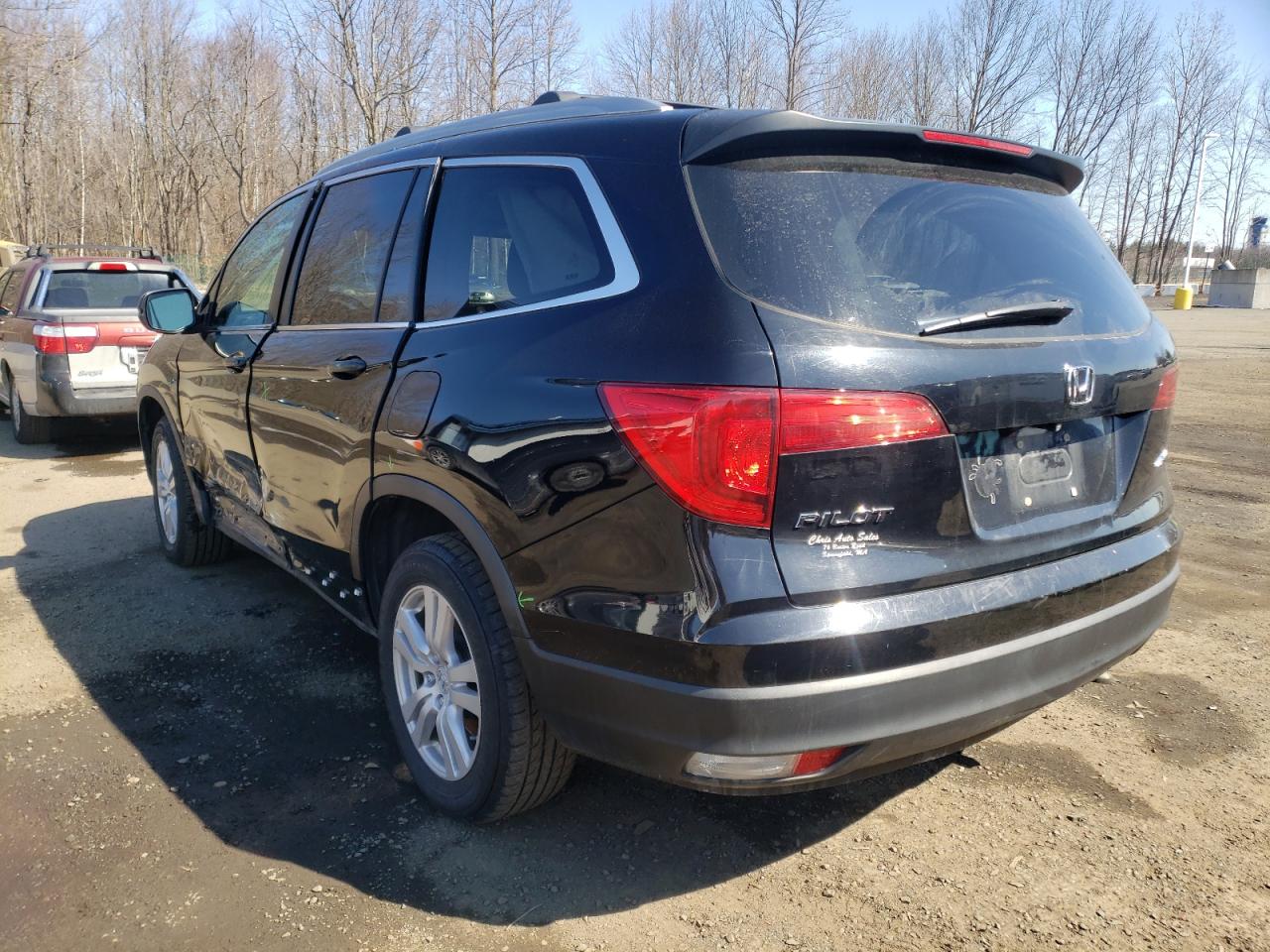 Photo 3 from auction – 2016 HONDA PILOT LX with VIN 5FNYF6H1XGB014579