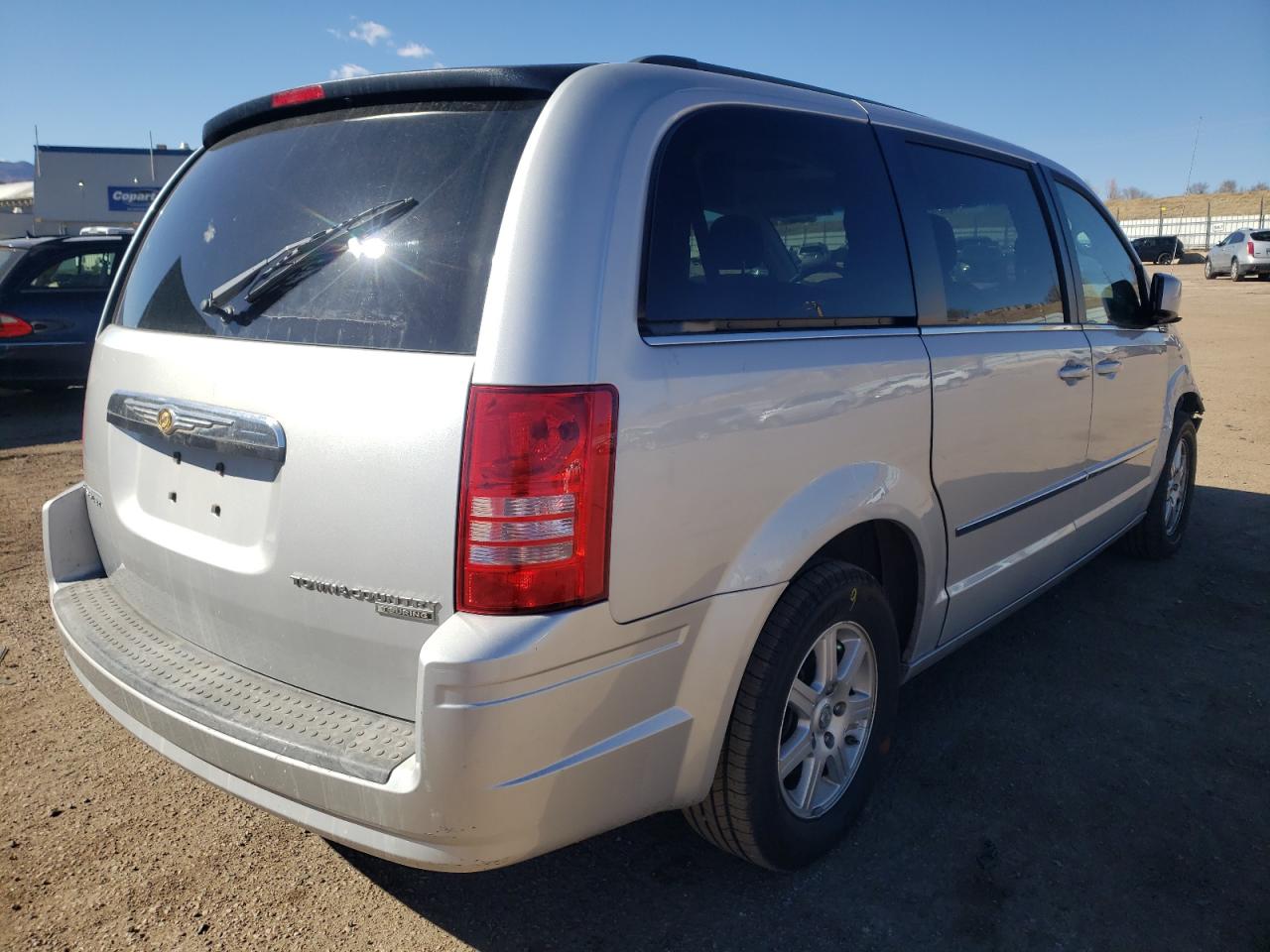 Photo 4 from auction – 2010 CHRYSLER TOWN & COU with VIN 2A4RR5D17AR346772
