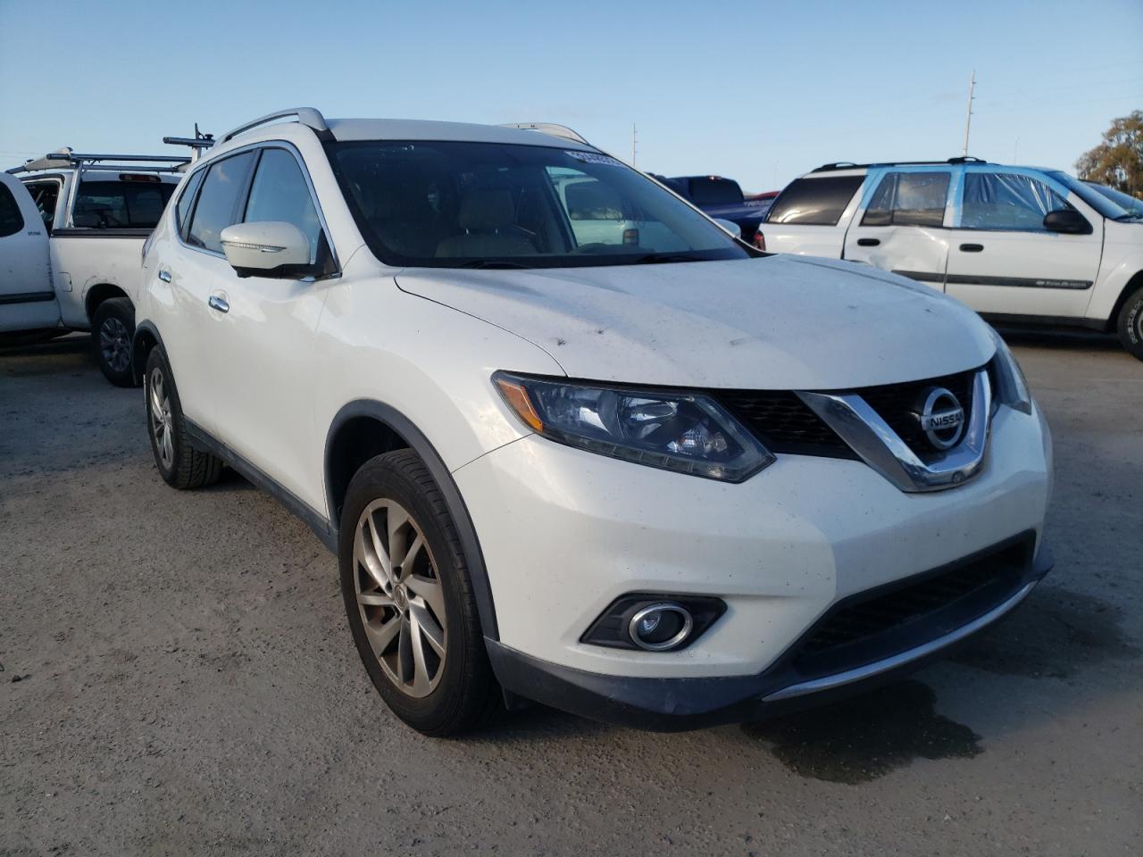 NISSAN ROGUE S 2014 with VIN 5N1AT2MT1EC777641 - Photo from auction