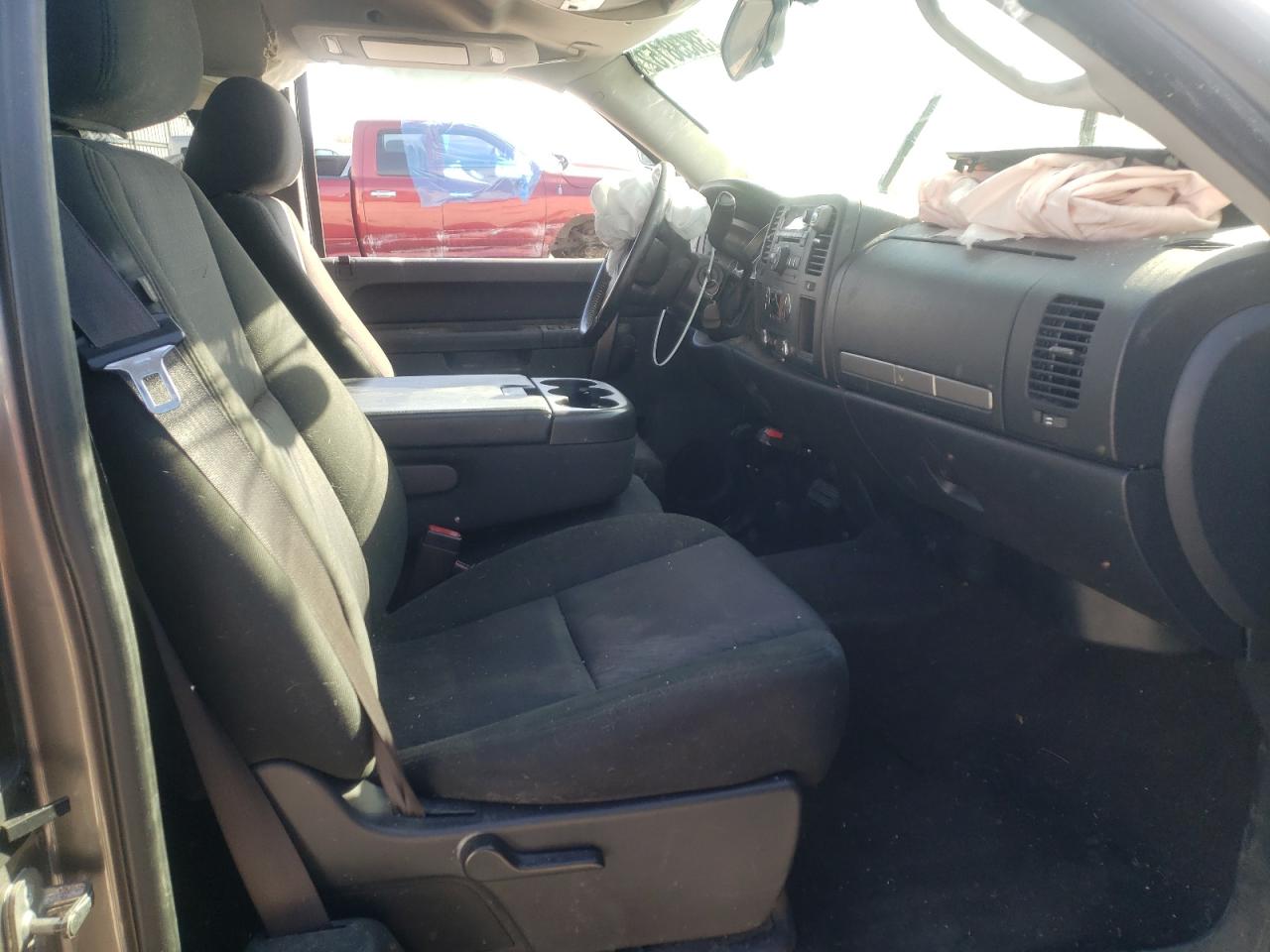 Photo 5 from auction – 2013 CHEVROLET 1500 with VIN 1GCRCSE04DZ221525