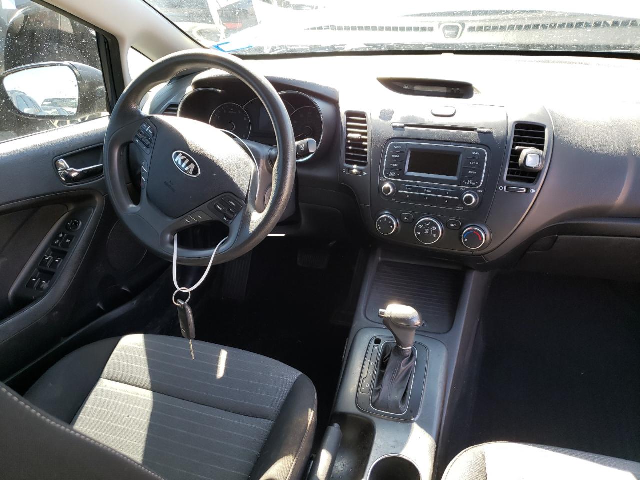 Photo 9 from auction – 2016 KIA FORTE LX with VIN KNAFK5A83G5574964