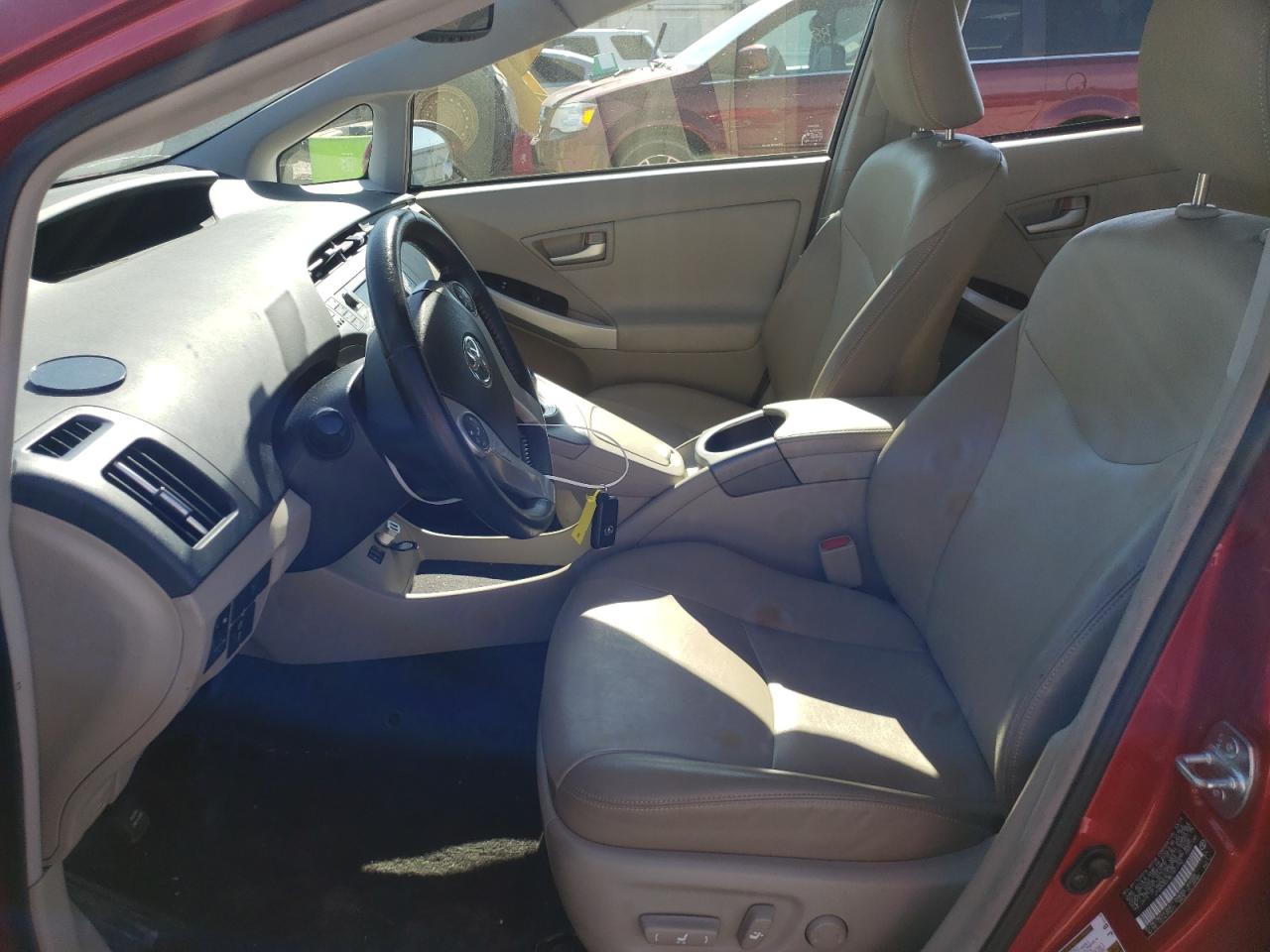 Photo 5 from auction – 2014 TOYOTA PRIUS with VIN JTDKN3DU8E1817162