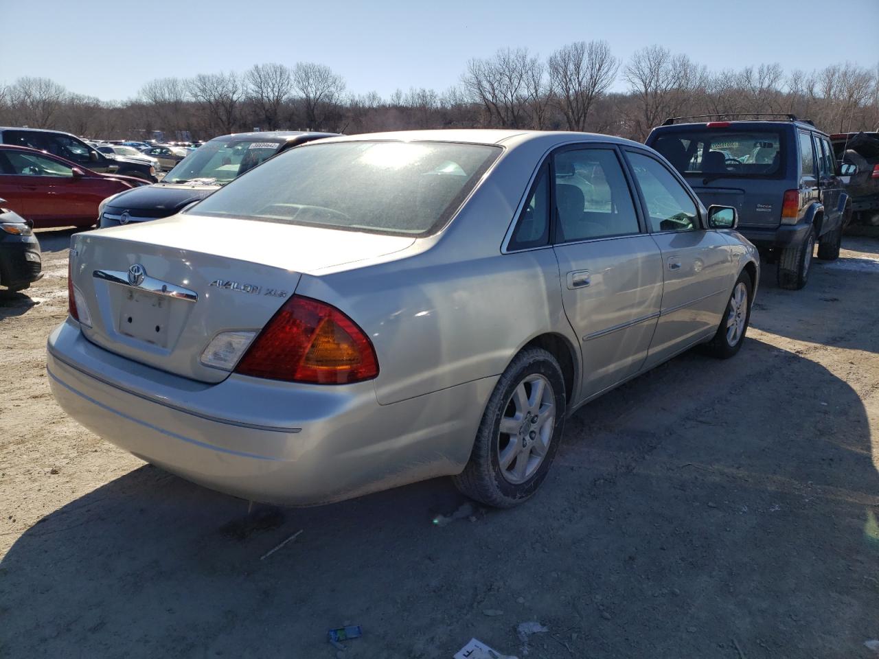 Photo 4 from auction – 2000 TOYOTA AVALON XL with VIN 4T1BF28B1YU061947