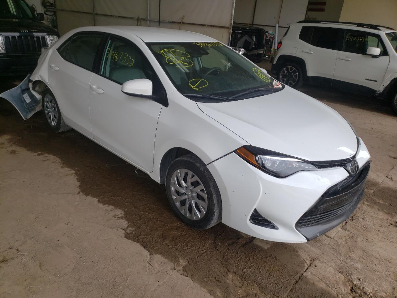 TOYOTA COROLLA L 2018 with VIN 5YFBURHE1JP801674 - Photo from auction