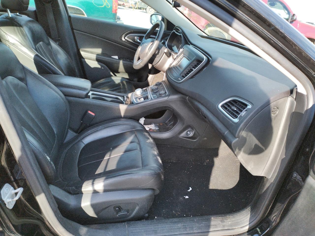 Photo 9 from auction – 2015 CHRYSLER 200 C with VIN 1C3CCCCB2FN561478