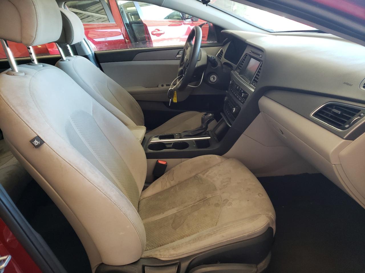 Photo 5 from auction – 2016 HYUNDAI SONATA SE with VIN 5NPE24AF7GH370949