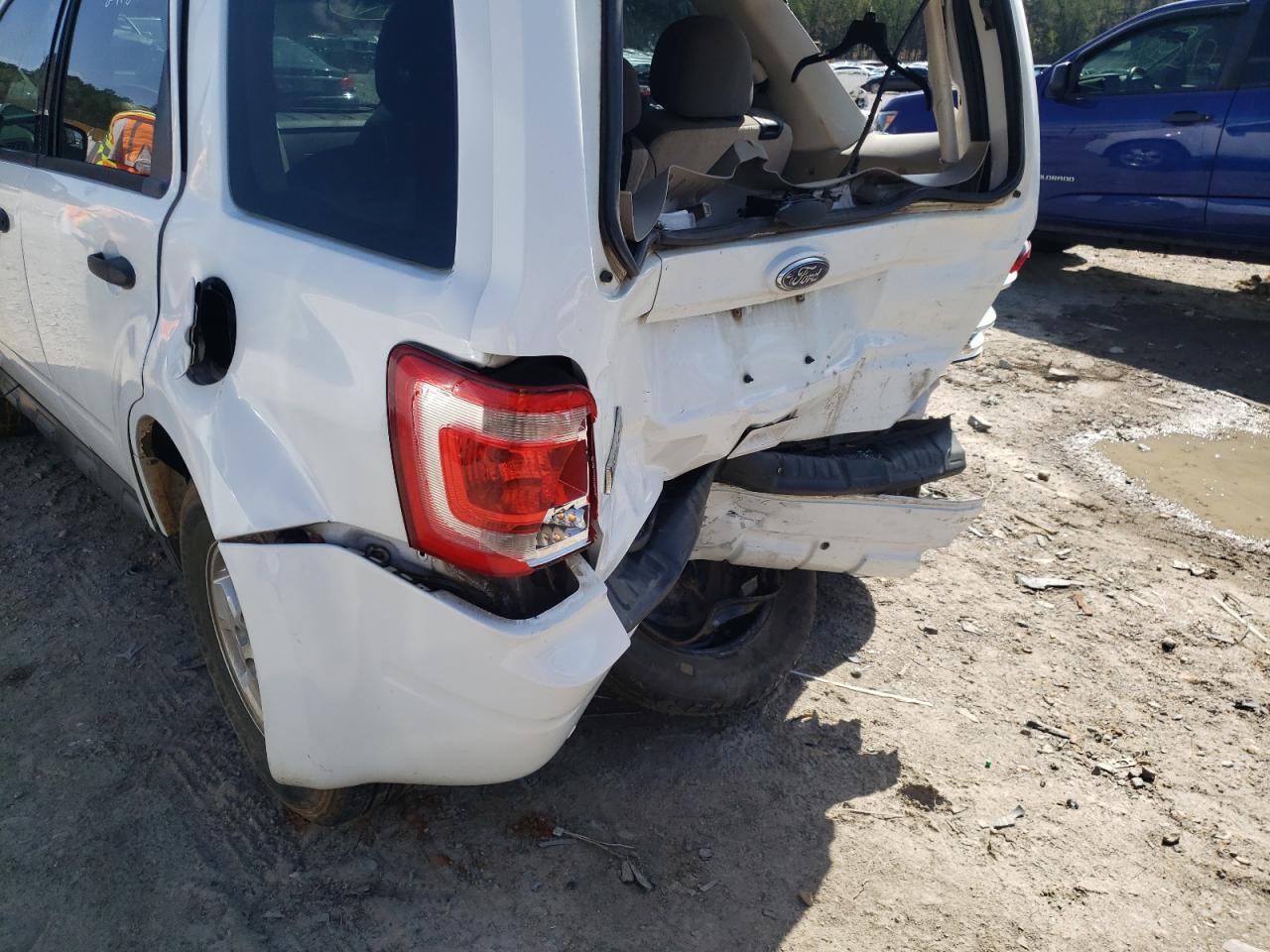 Photo 9 from auction – 2012 FORD ESCAPE XLS with VIN 1FMCU9C78CKC70130