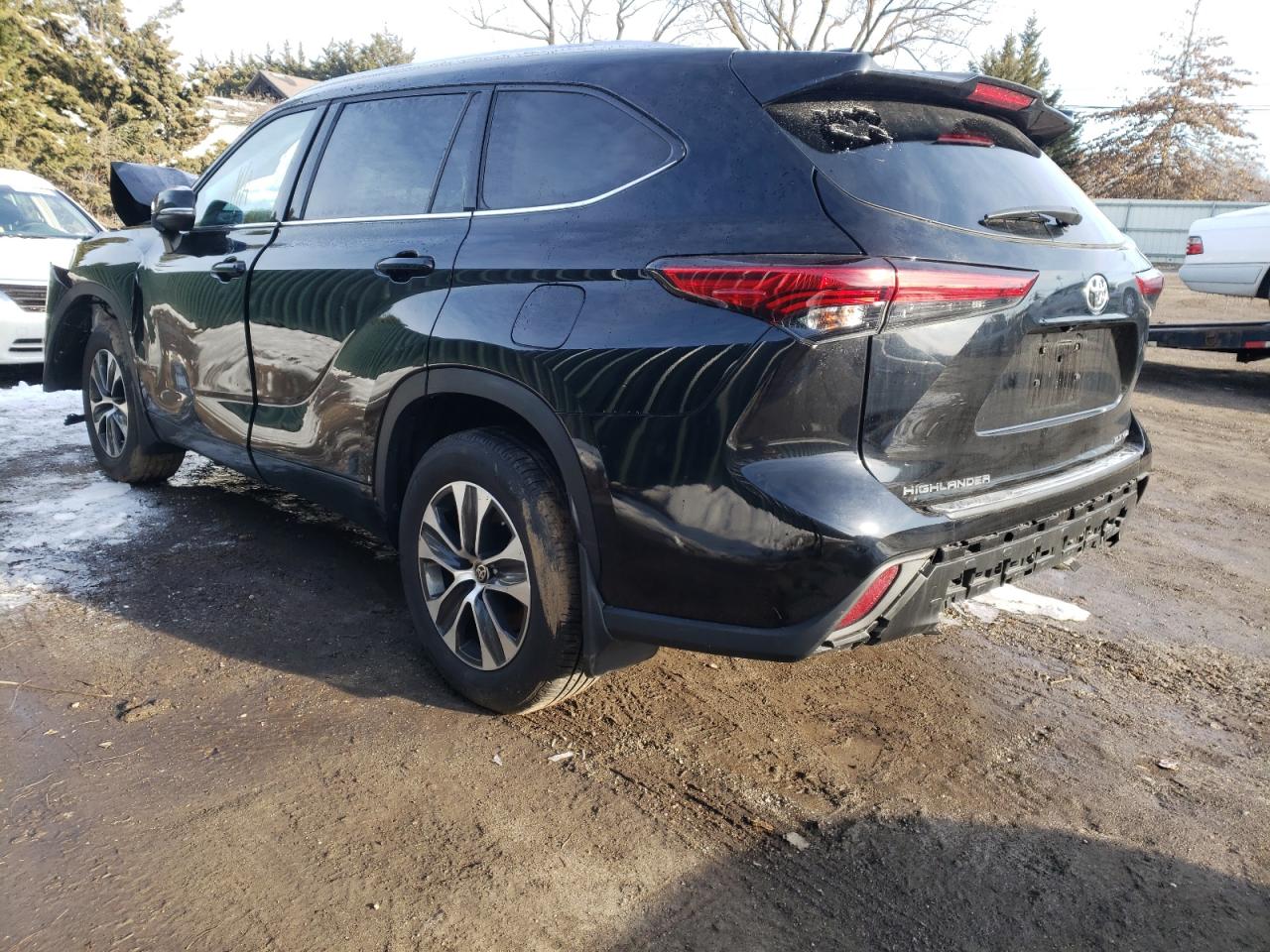 Photo 3 from auction – 2021 TOYOTA HIGHLANDER with VIN 5TDGZRBH8MS524320