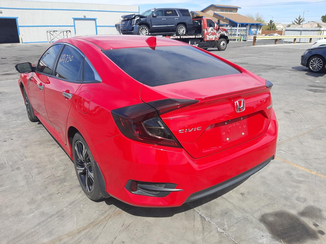 Photo 3 from auction – 2017 HONDA CIVIC TOUR with VIN 2HGFC1F95HH635852