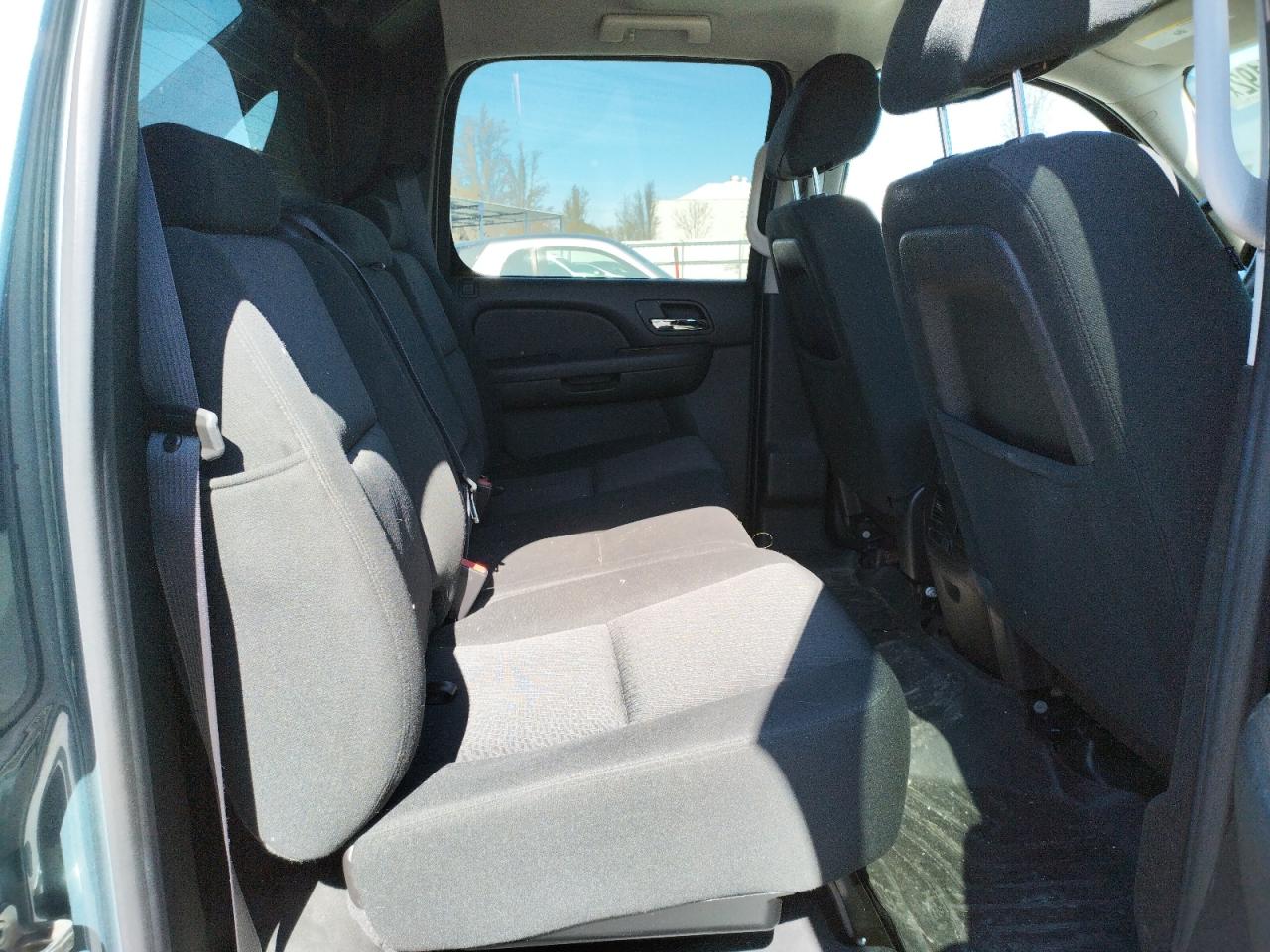 Photo 6 from auction – 2011 CHEVROLET AVALANCHE with VIN 3GNTKEE34BG382241