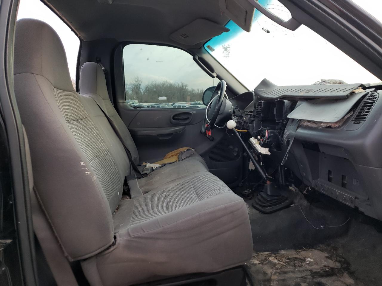 Photo 5 from auction – 2003 FORD F150 with VIN 1FTRF07253KC67107