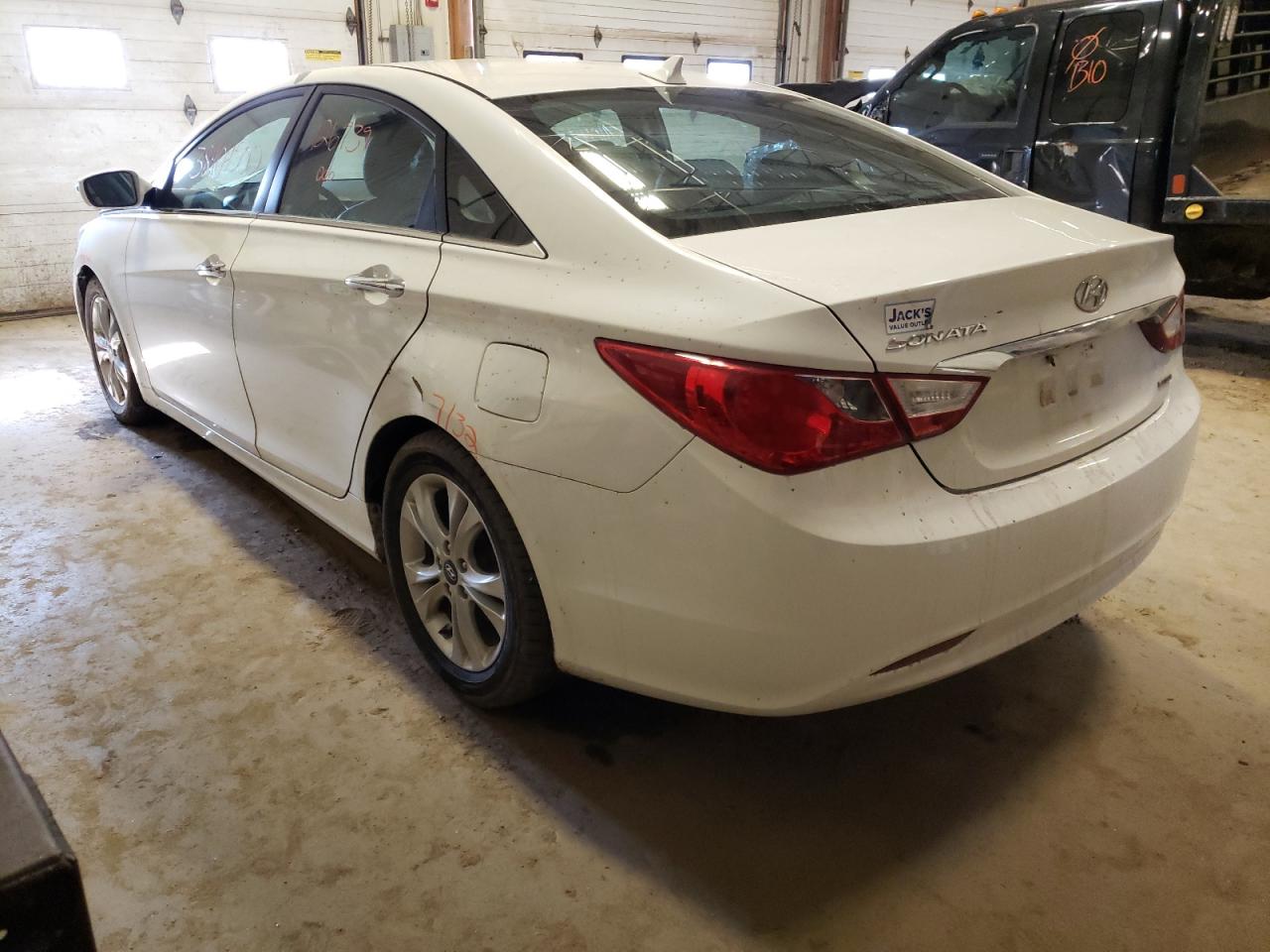Photo 3 from auction – 2011 HYUNDAI SONATA SE with VIN 5NPEC4AC5BH005813