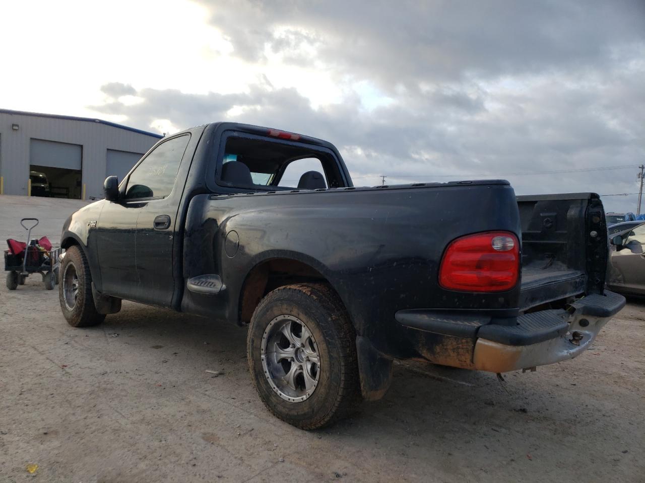 Photo 3 from auction – 2003 FORD F150 with VIN 1FTRF07253KC67107
