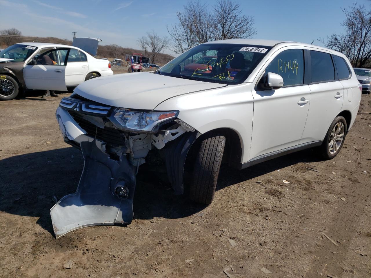 Фото 2 с аукциона – 2014 MITSUBISHI OUTLANDER с VIN JA4AD3A30EZ009846