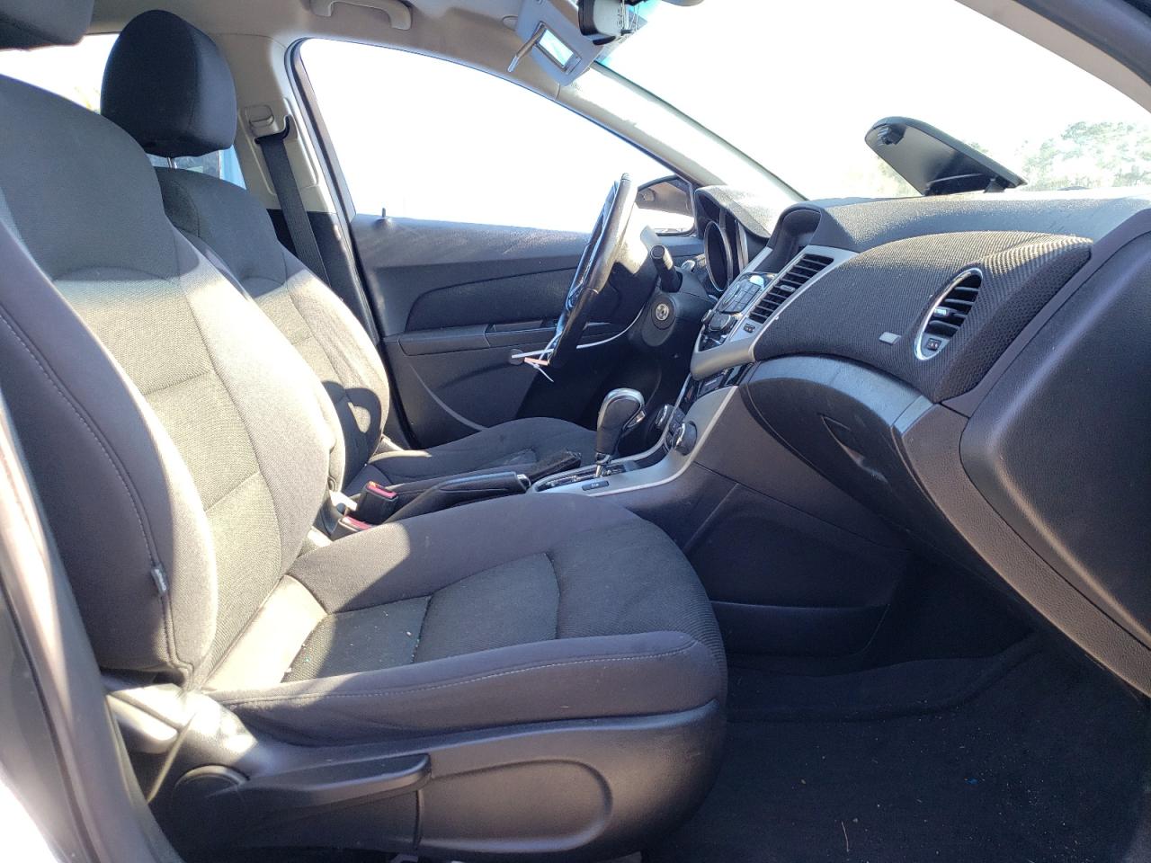 Photo 5 from auction – 2013 CHEVROLET CRUZE LT with VIN 1G1PC5SB6D7188322