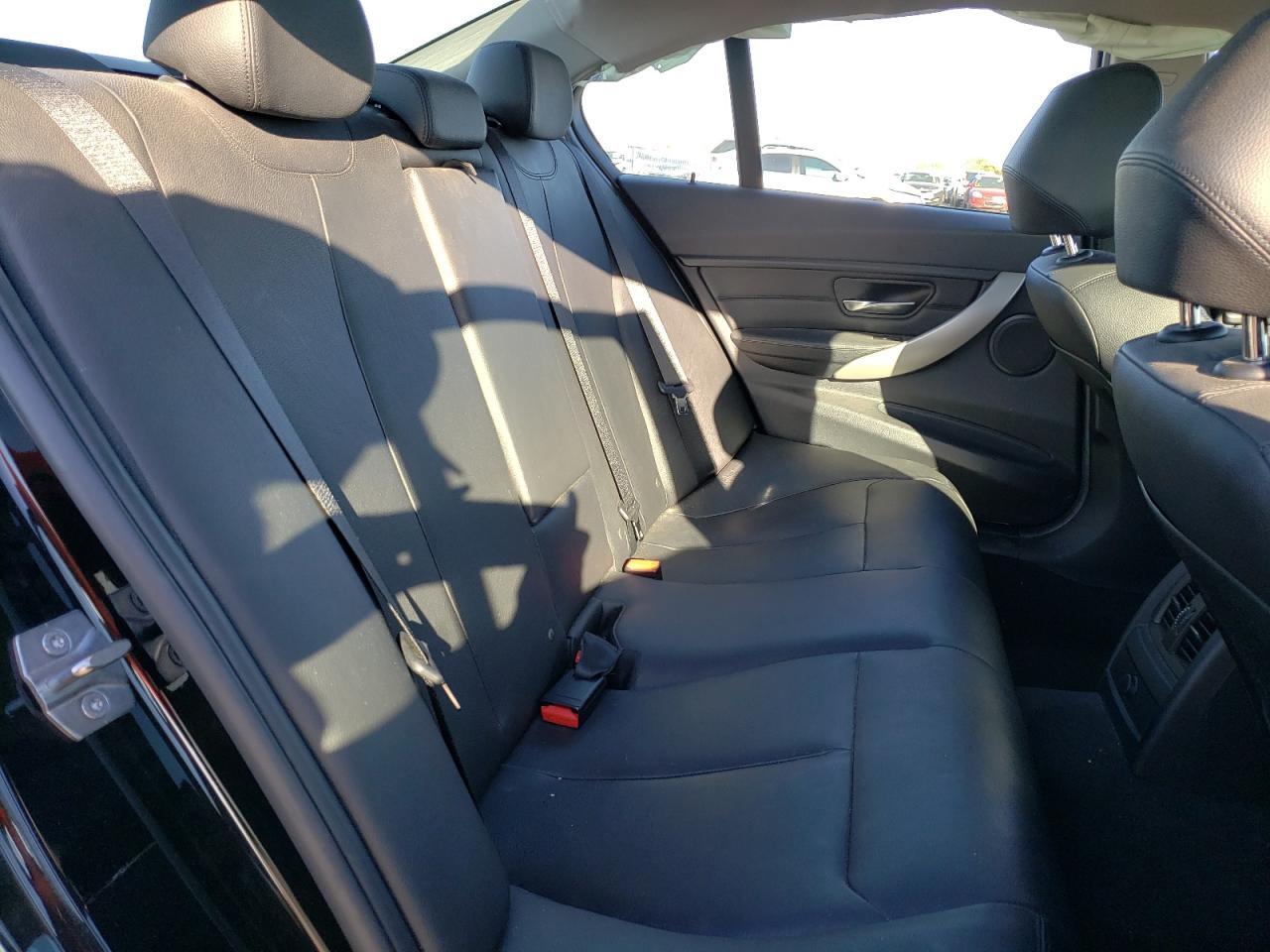 Photo 6 from auction – 2015 BMW 320 I with VIN WBA3B1C57FP831108