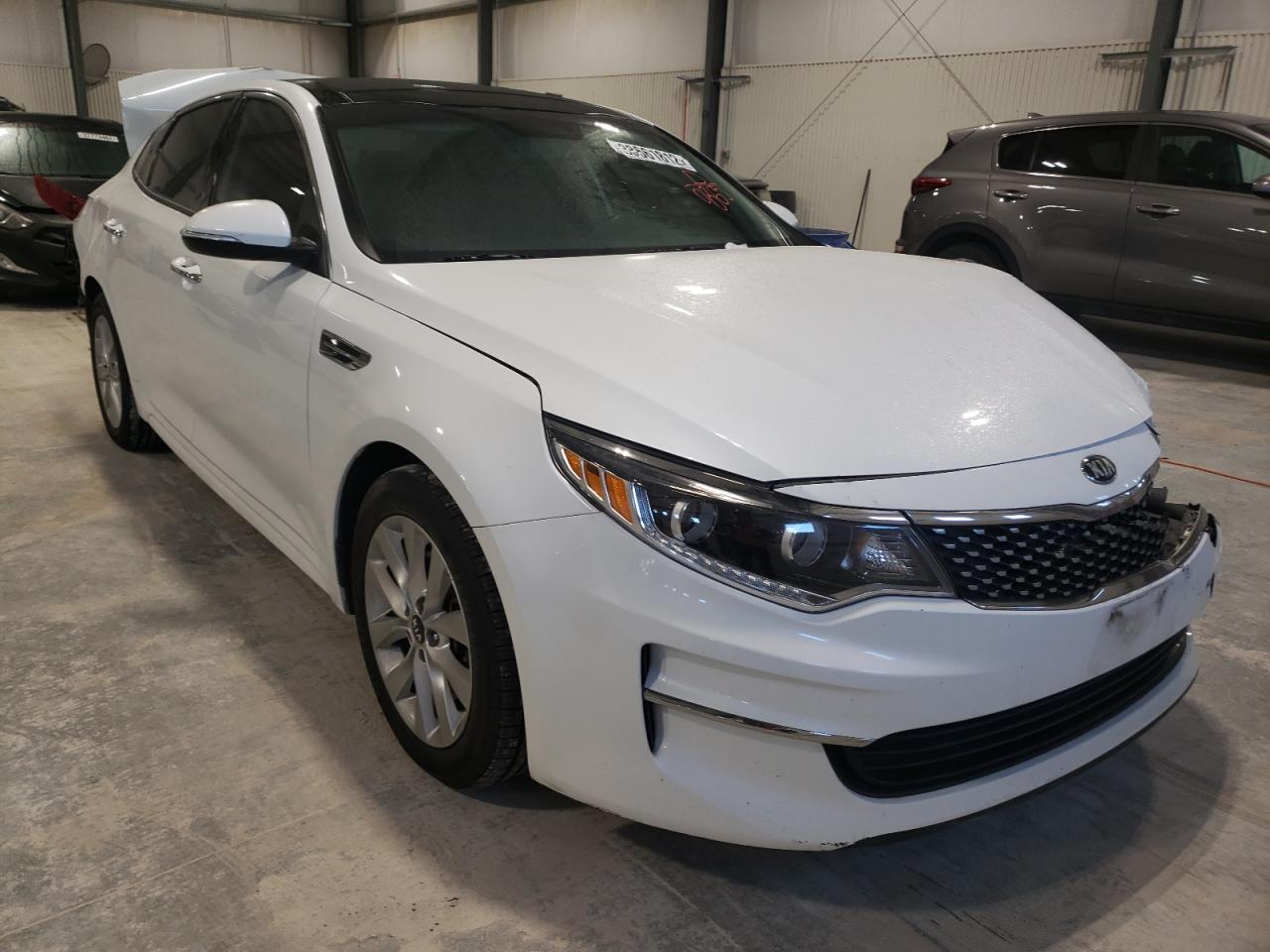 KIA OPTIMA EX 2016 مع رقم تعريف المركبة 5XXGU4L30GG070865 - صورة من المزاد