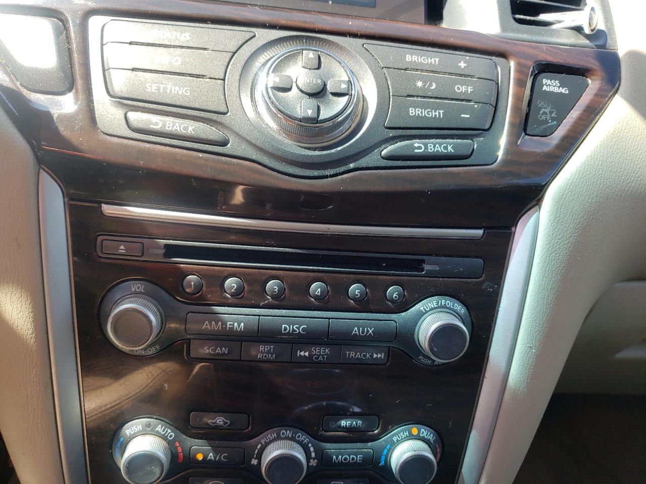 Photo 9 from auction – 2014 NISSAN PATHFINDER with VIN 5N1AR2MN0EC630419