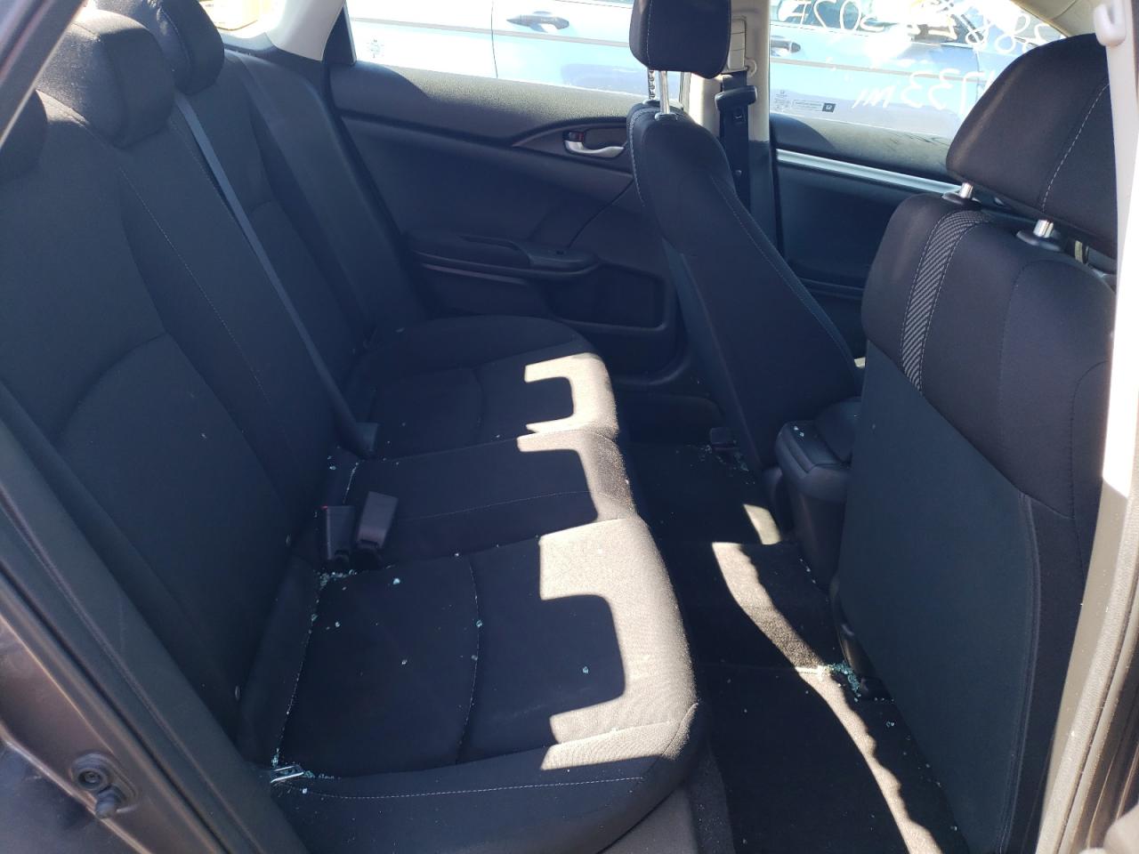 Photo 6 from auction – 2017 HONDA CIVIC LX with VIN 19XFC2F58HE220554