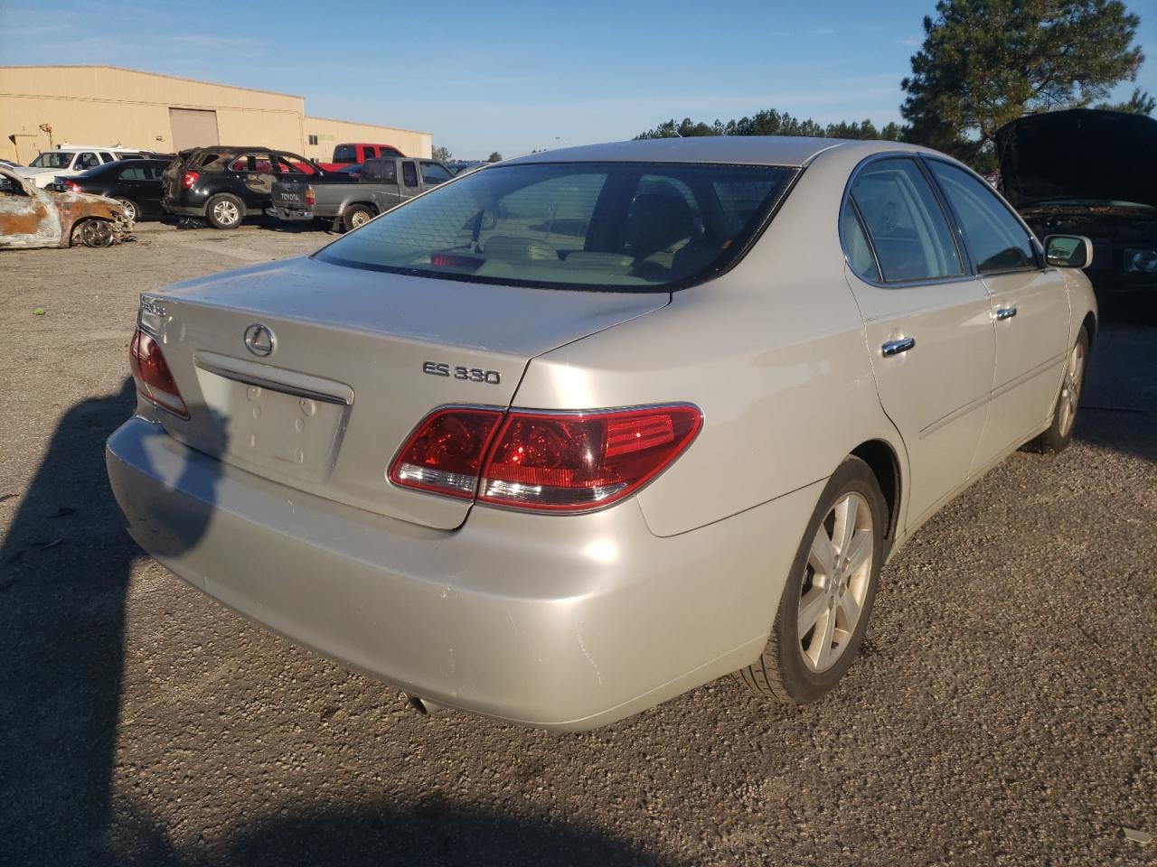 Photo 4 from auction – 2005 LEXUS ES 330 with VIN JTHBA30G255078292