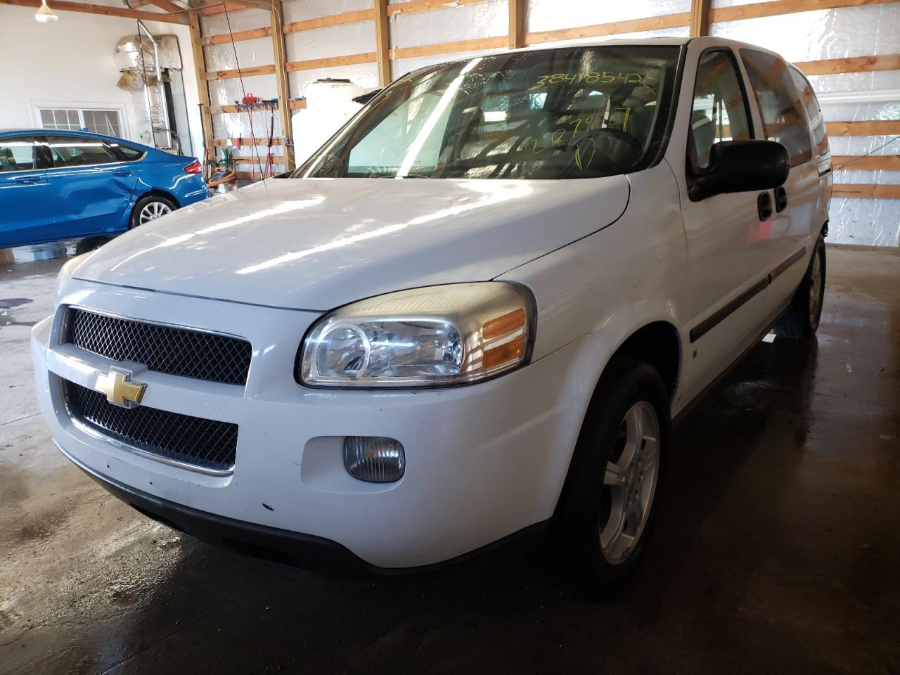 Photo 2 from auction – 2008 CHEVROLET UPLANDER L with VIN 1GNDV23128D207827