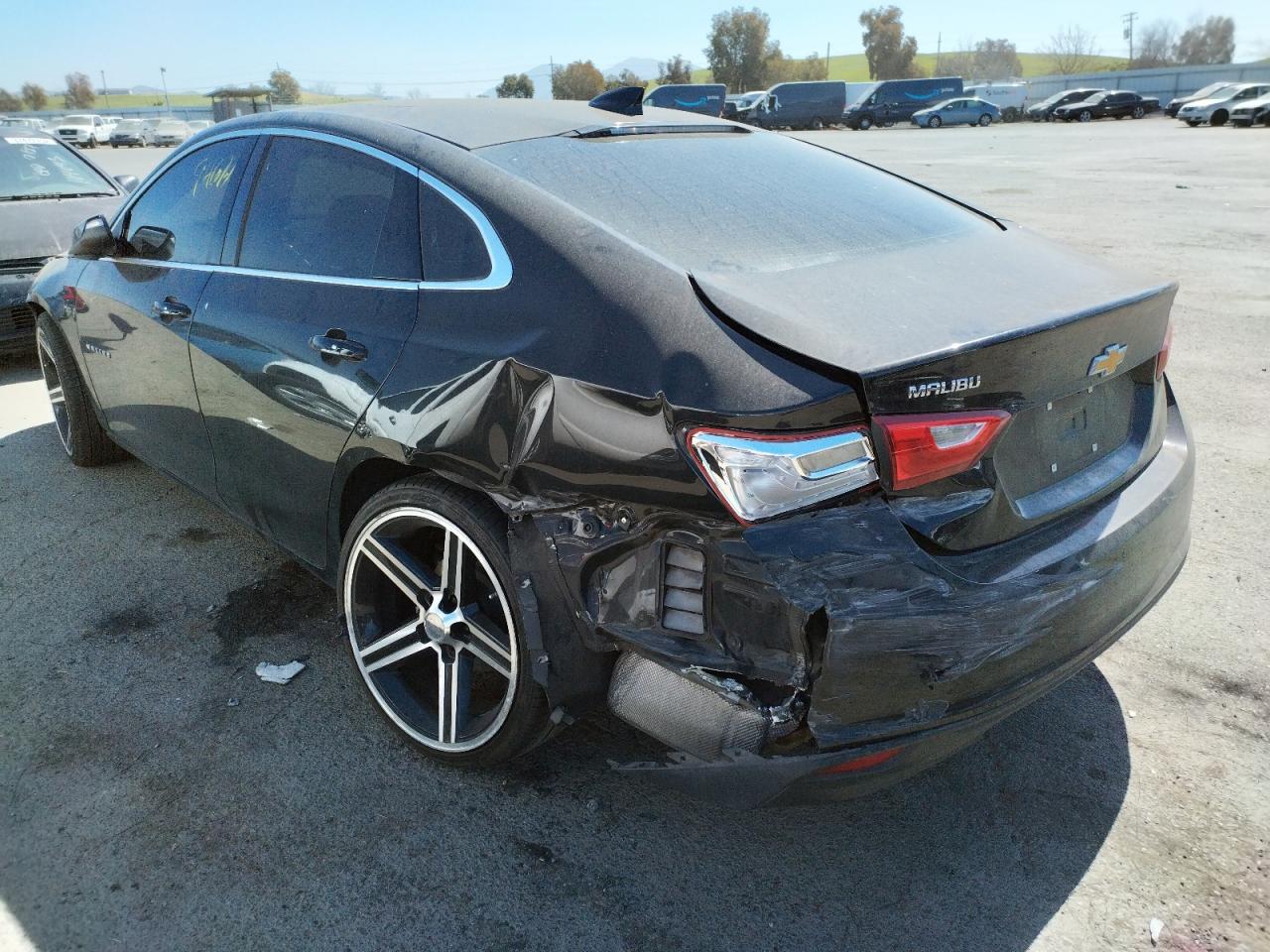Photo 3 from auction – 2018 CHEVROLET MALIBU LT with VIN 1G1ZD5ST6JF228625