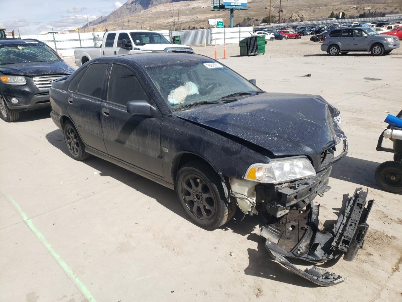 VOLVO S40 2000 with VIN YV1VS2555YF448723 - Photo from auction
