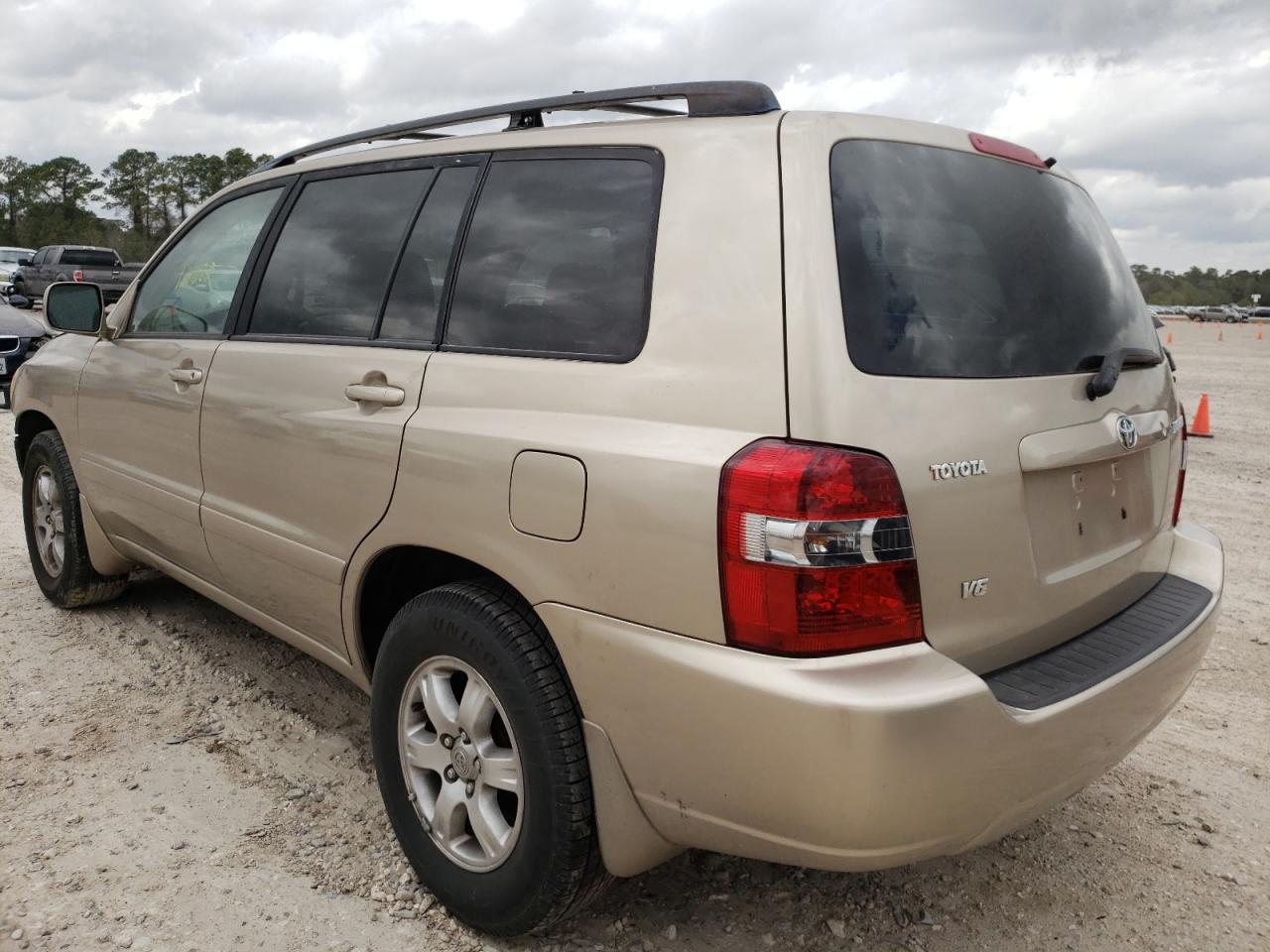 Photo 3 from auction – 2005 TOYOTA HIGHLANDER with VIN JTEGP21A850063542