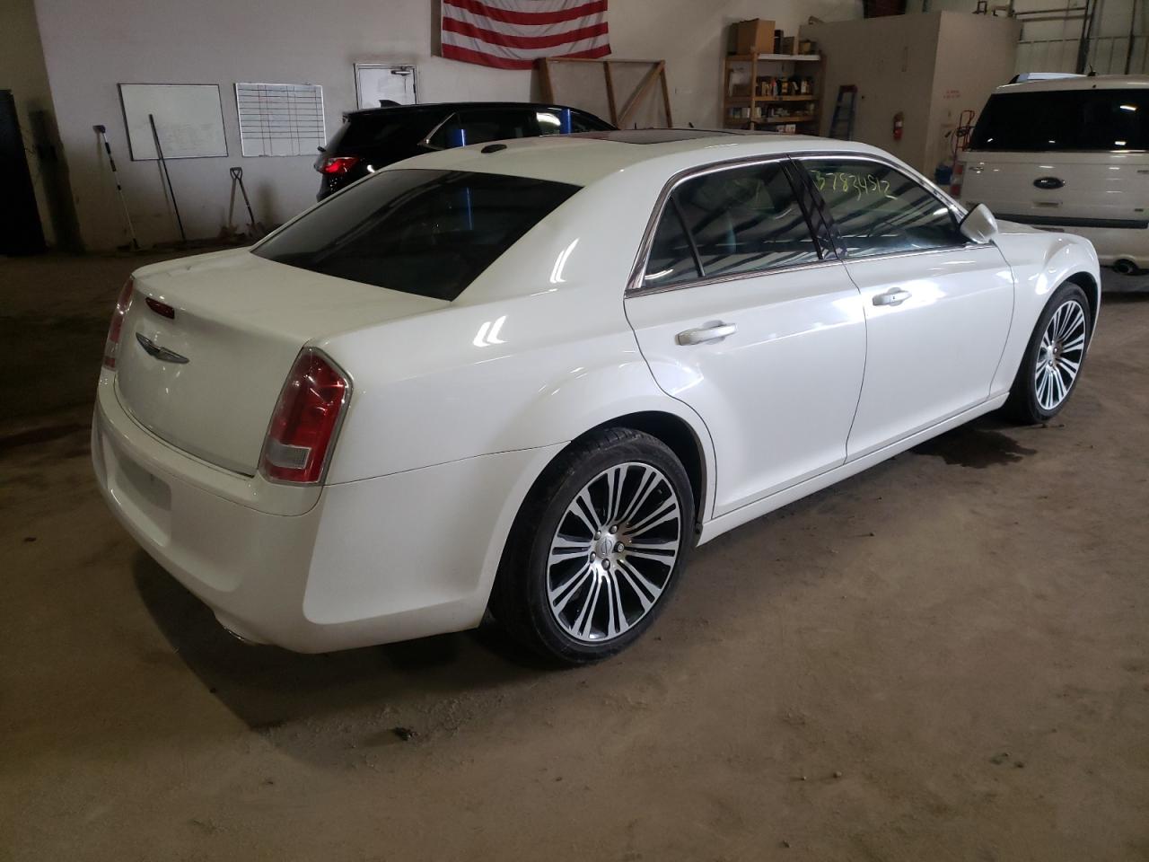 Photo 4 from auction – 2012 CHRYSLER 300 with VIN 2C3CCAAG8CH108490