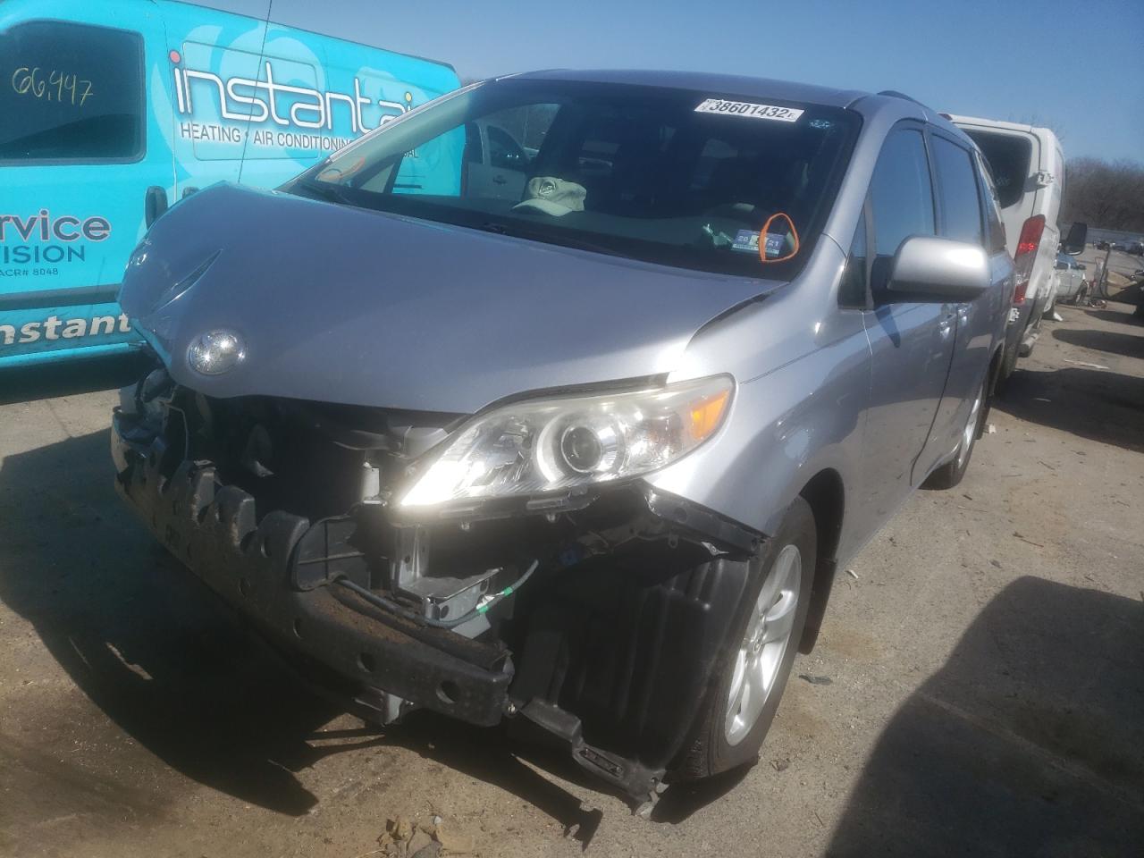 Photo 2 from auction – 2012 TOYOTA SIENNA LE with VIN 5TDKK3DCXCS267205