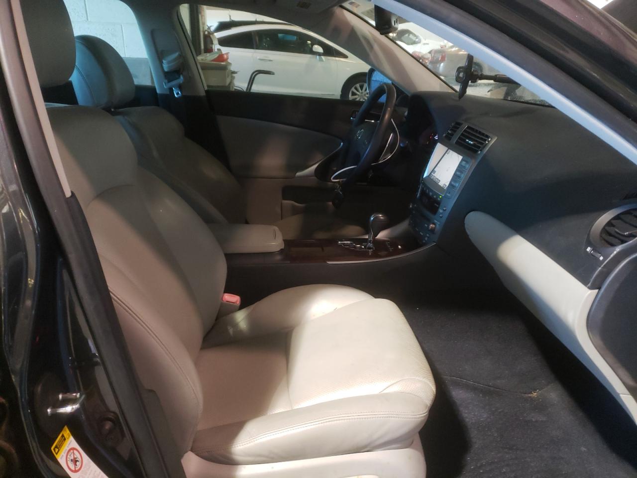 Photo 5 from auction – 2006 LEXUS IS 250 with VIN JTHCK262762007244