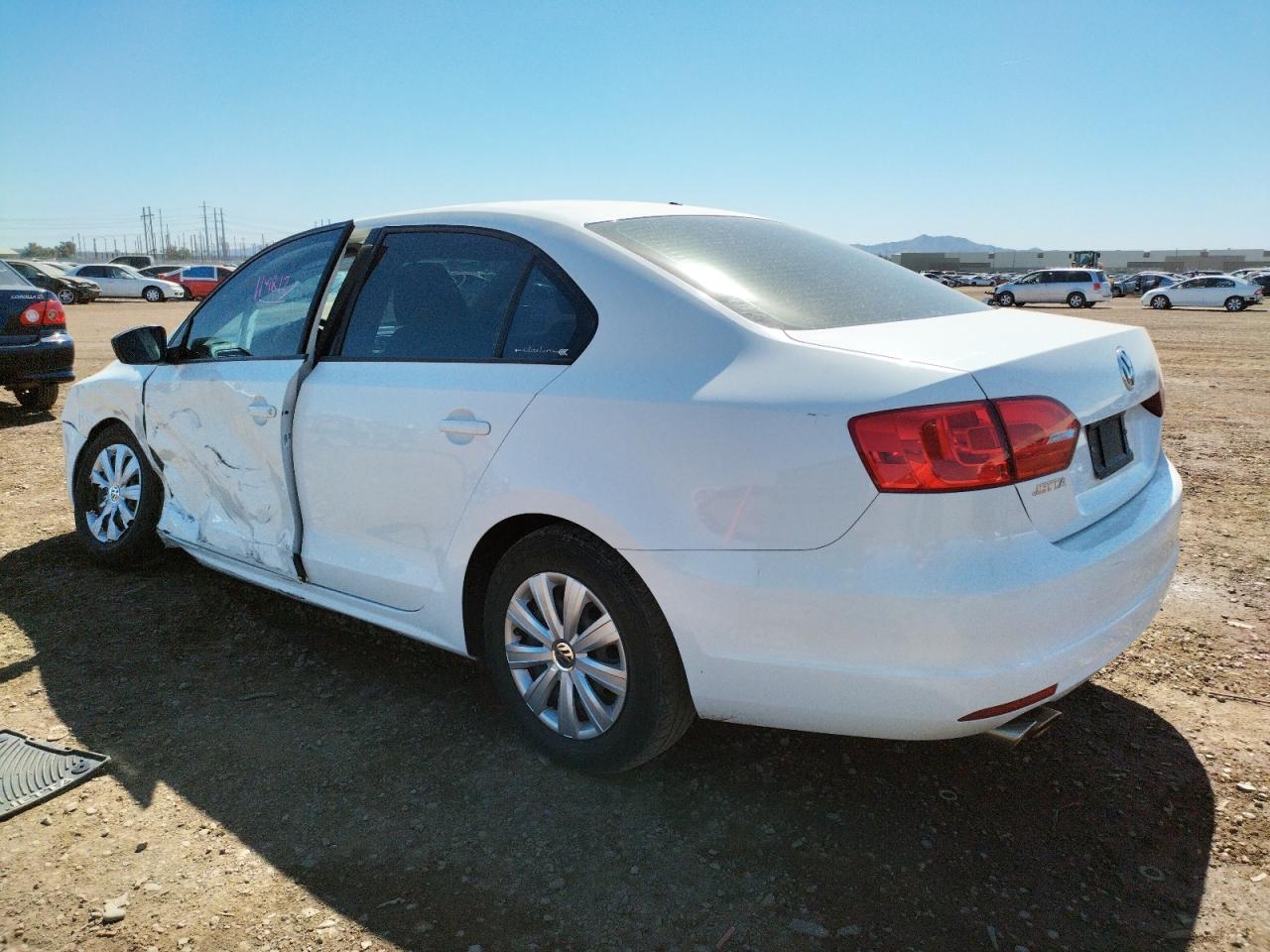 Zdjęcie 3 z aukcji – 2012 VOLKSWAGEN JETTA BASE z VIN 3VW2K7AJ4CM404159