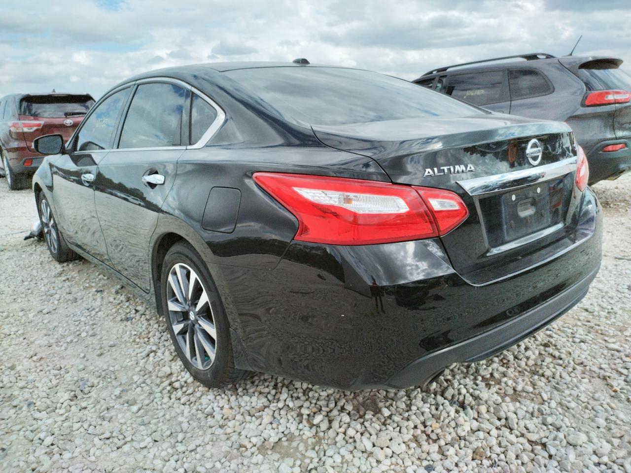 Photo 3 from auction – 2017 NISSAN ALTIMA 2.5 with VIN 1N4AL3AP5HC252819