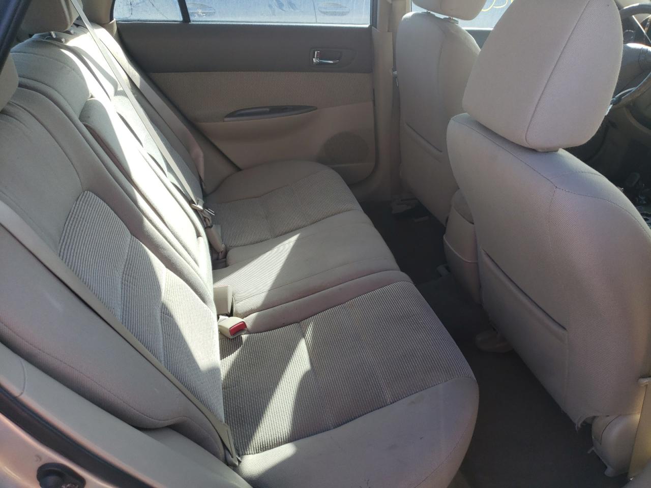 Photo 6 from auction – 2004 MAZDA 6 S with VIN 1YVFP82D045N86903