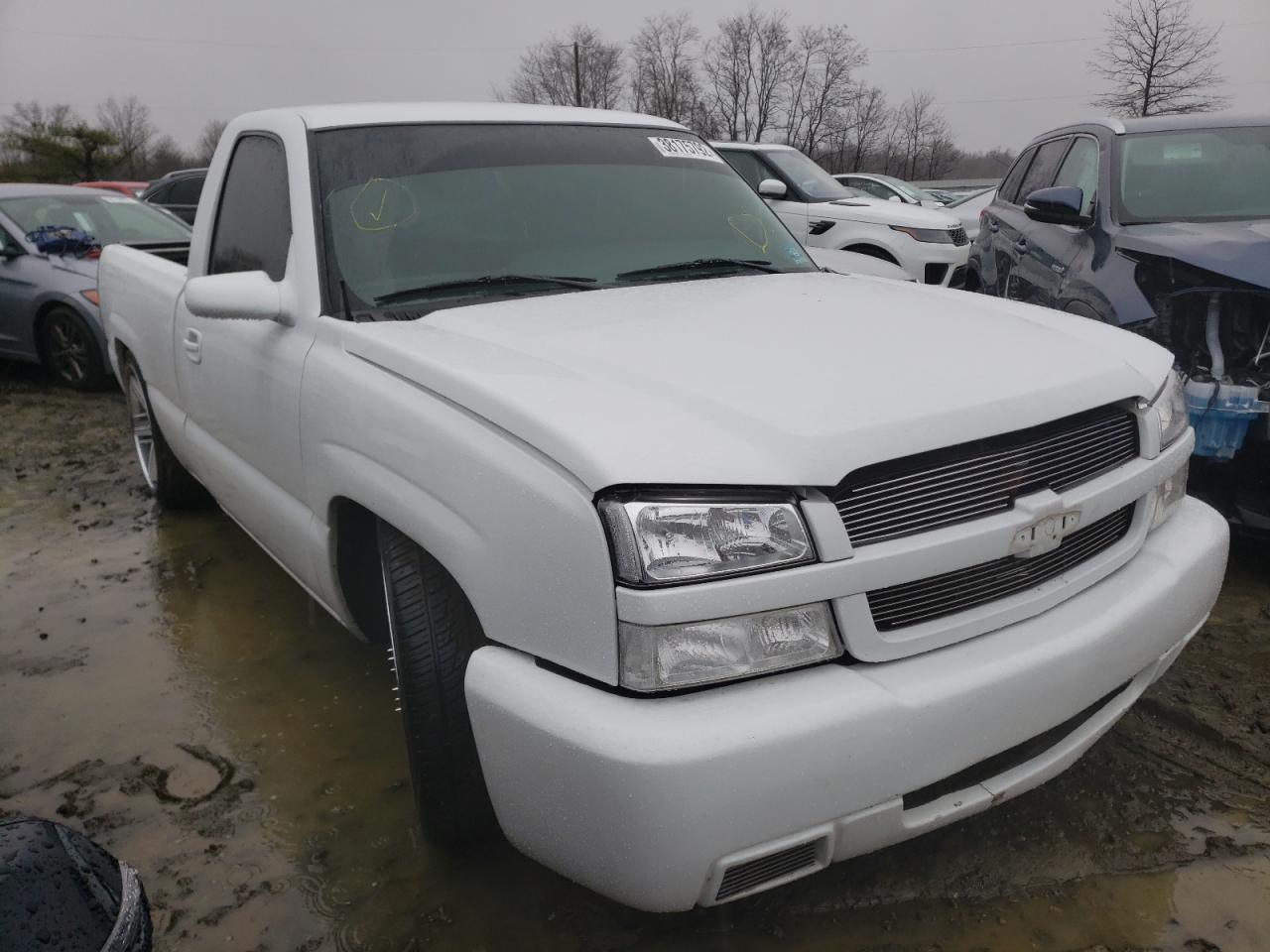 CHEVROLET SILVERADO 2004 with VIN 1GCEC14XX4Z102675 - Photo from auction