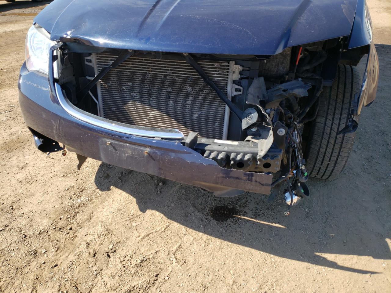 Photo 9 from auction – 2013 CHRYSLER TOWN & COU with VIN 2C4RC1CG4DR647915
