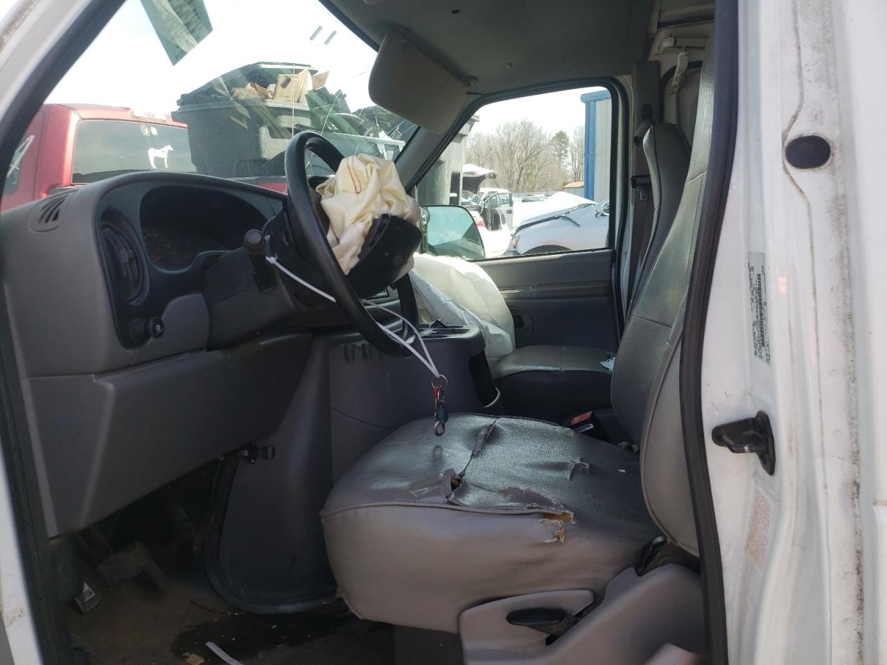 Photo 5 from auction – 1999 FORD ECONOLINE with VIN 1FTRE14L7XHA24357