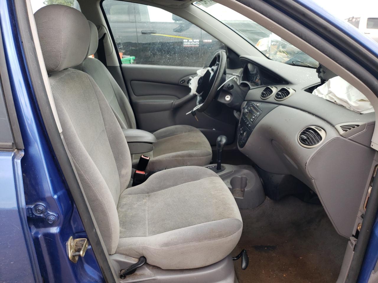 Photo 5 from auction – 2002 FORD FOCUS with VIN 1FAFP34302W168223